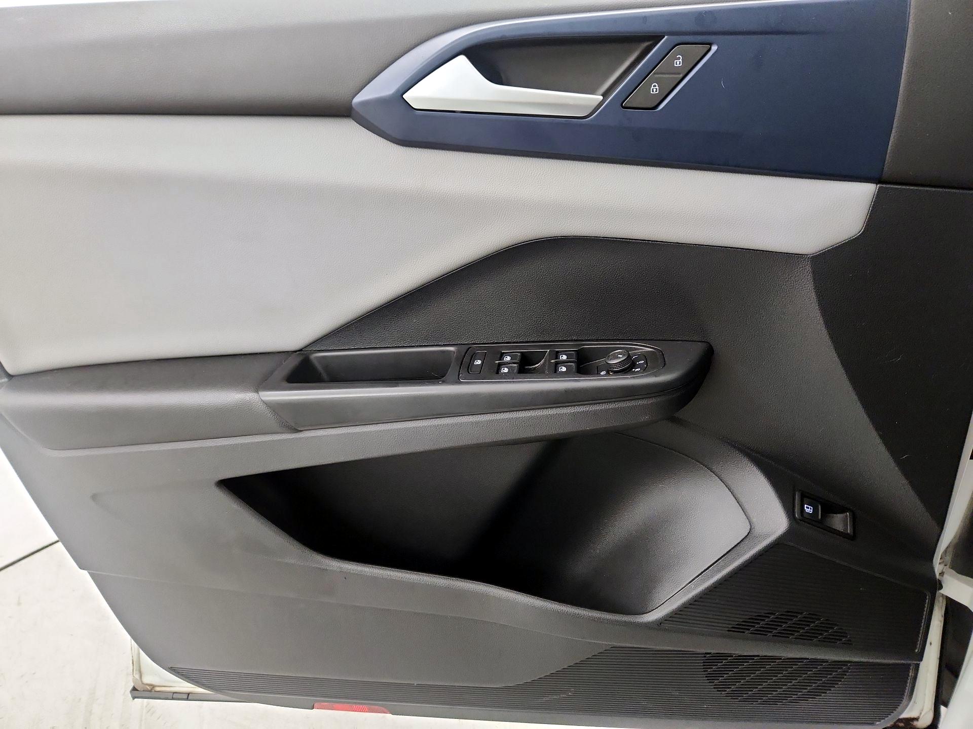 Thumbnail: 2022 Volkswagen Taos - 12