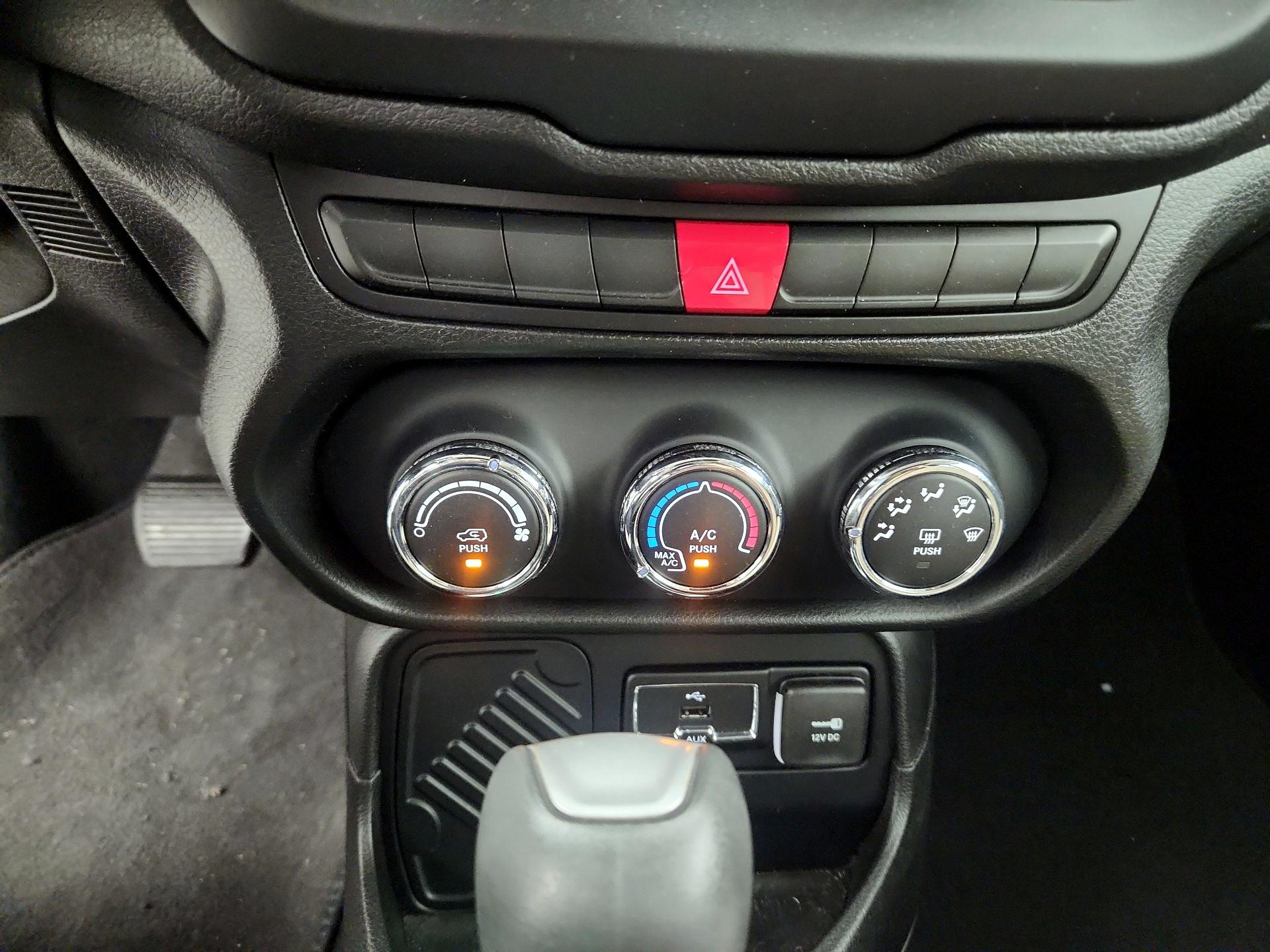 Thumbnail: 2015 Jeep Renegade - 16