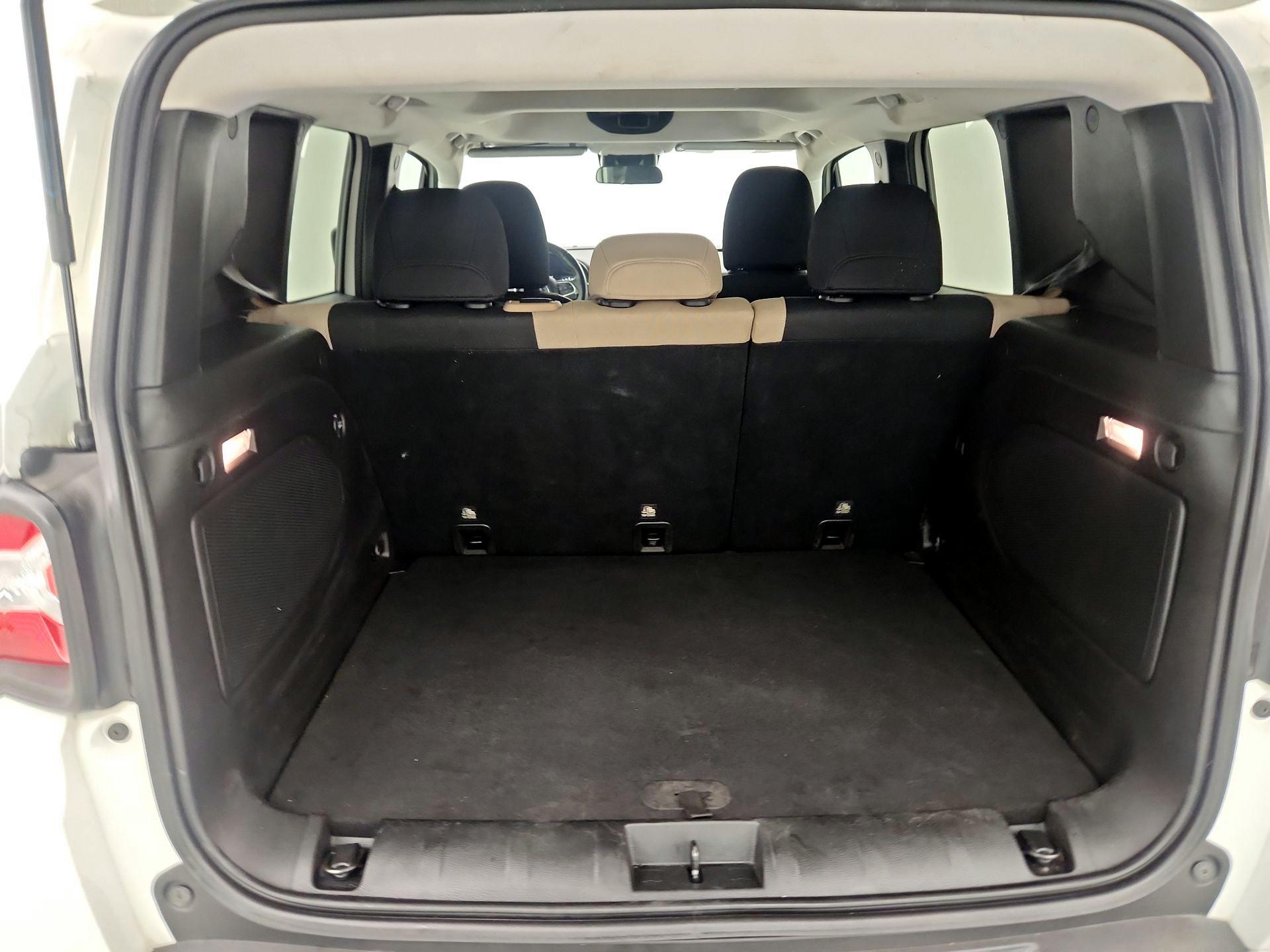 Thumbnail: 2015 Jeep Renegade - 20