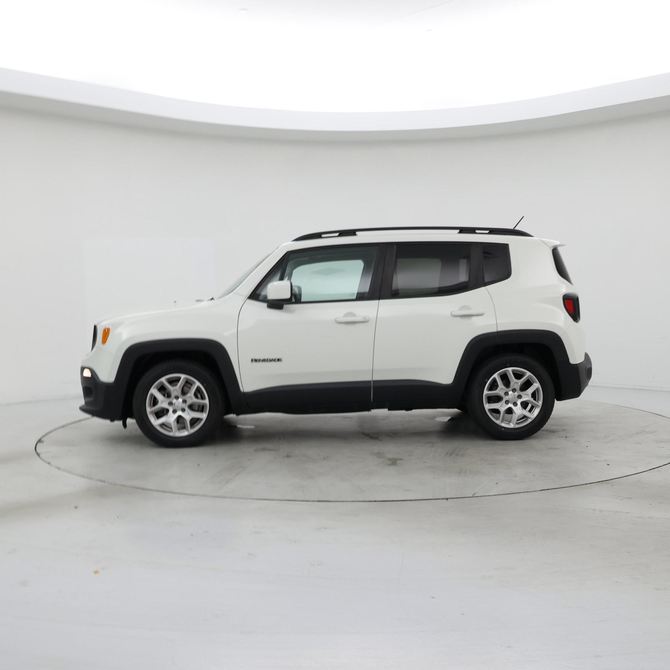 Thumbnail: 2015 Jeep Renegade - 3