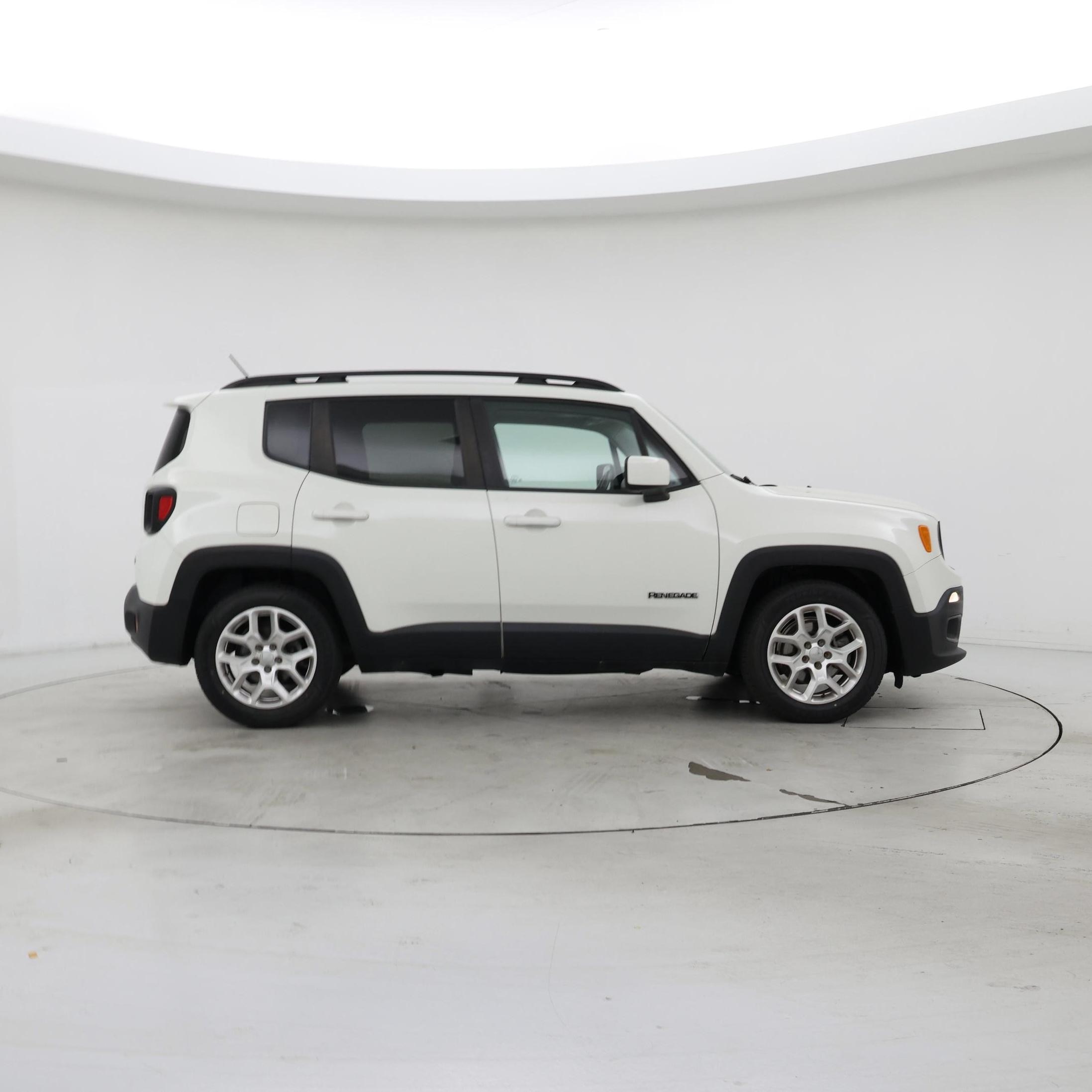 Thumbnail: 2015 Jeep Renegade - 7