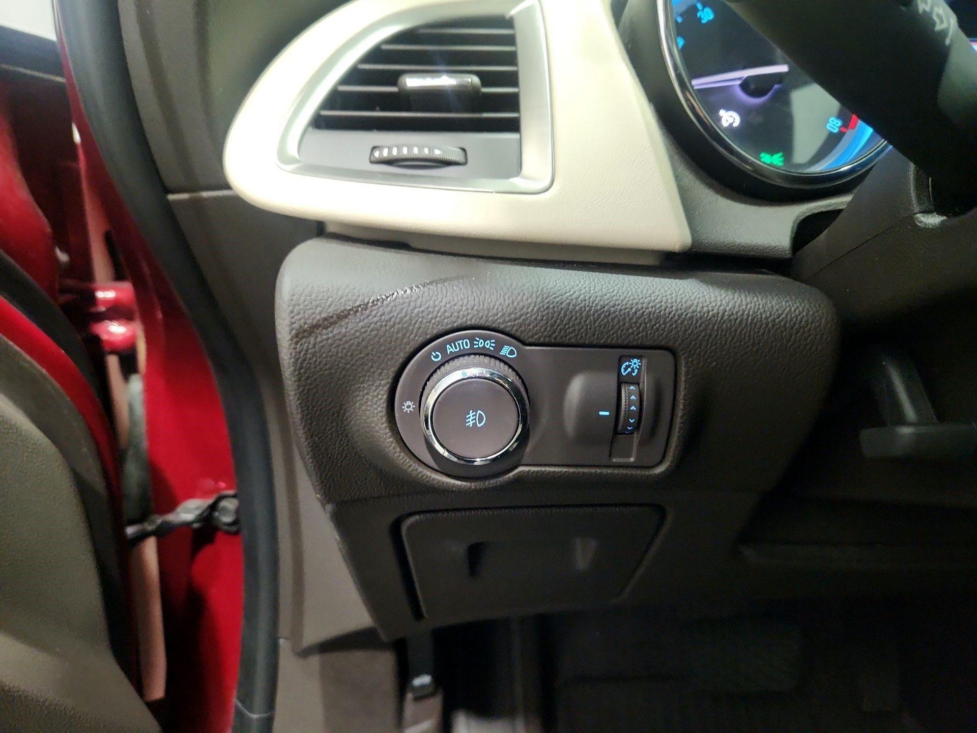 Thumbnail: 2016 Buick Verano - 13