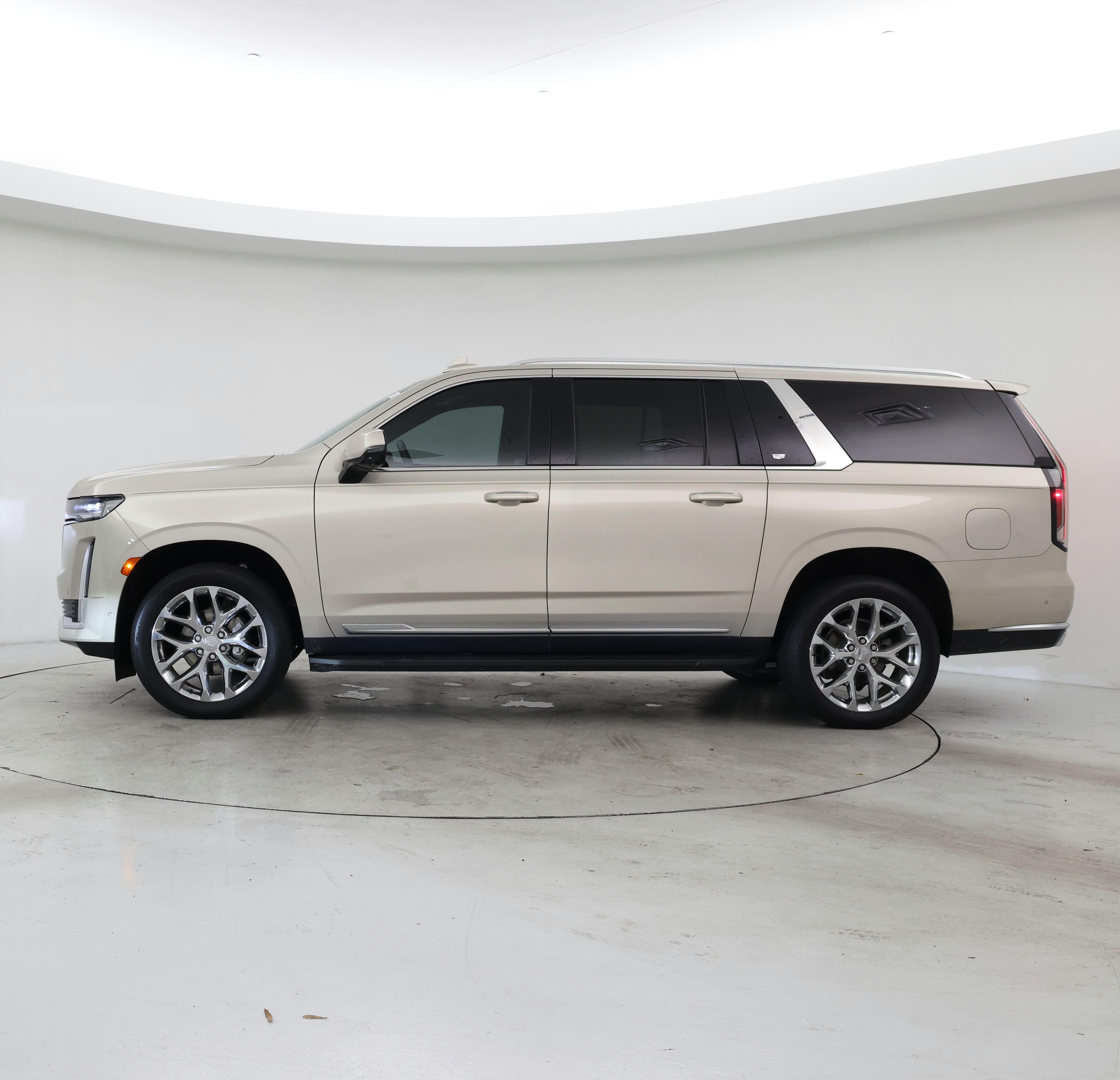 Thumbnail: 2022 Cadillac Escalade - 3