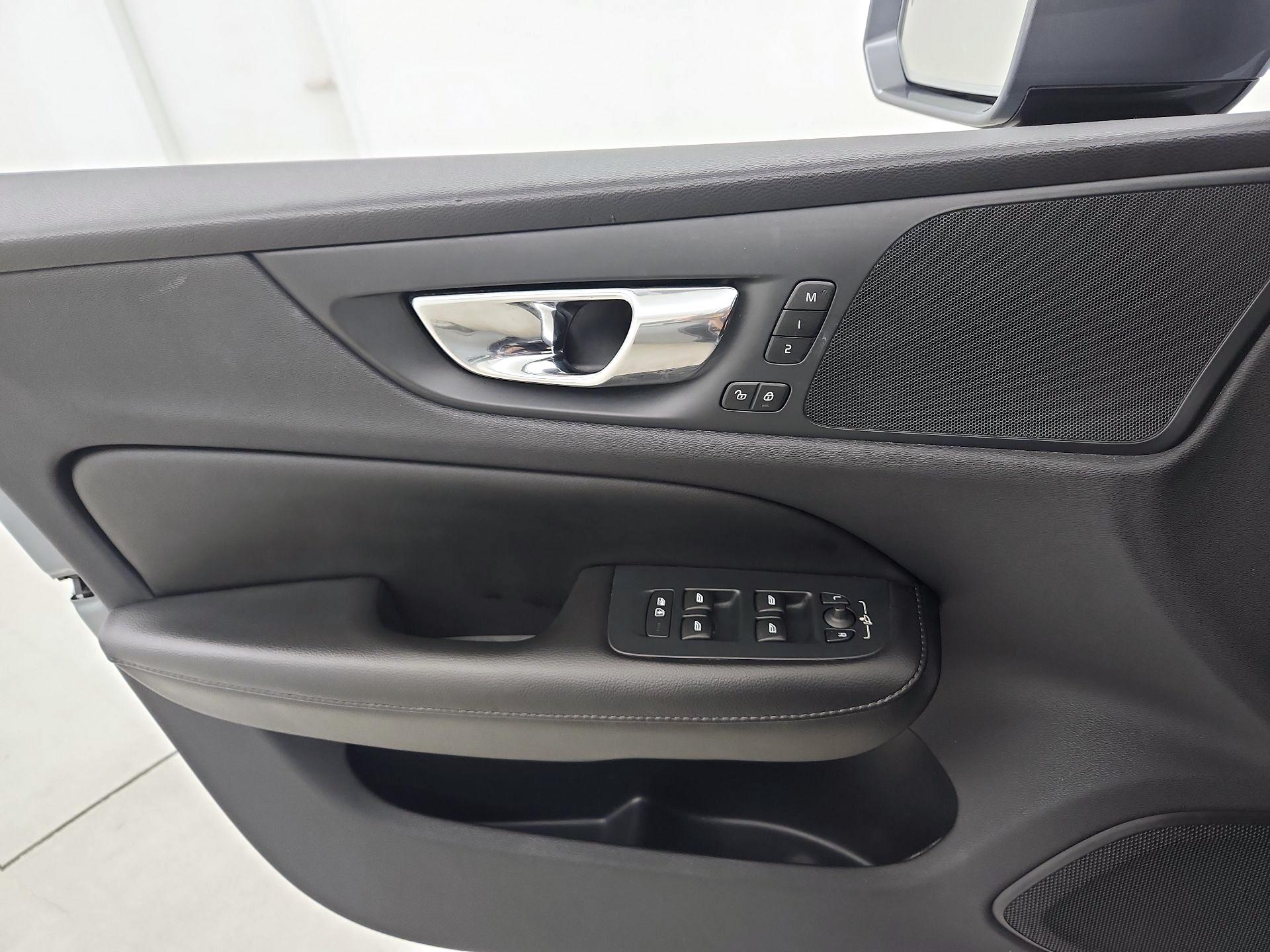 Thumbnail: 2019 Volvo S60 - 12