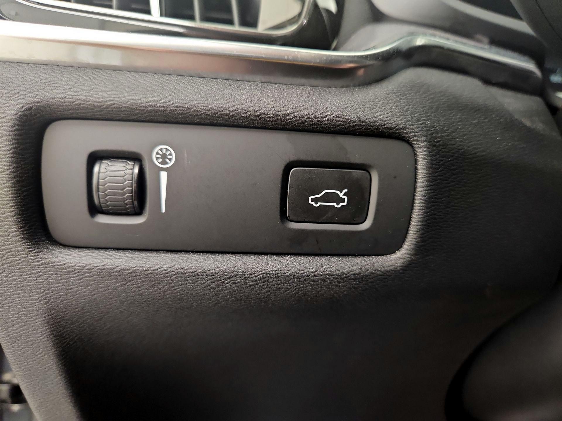 Thumbnail: 2019 Volvo S60 - 13