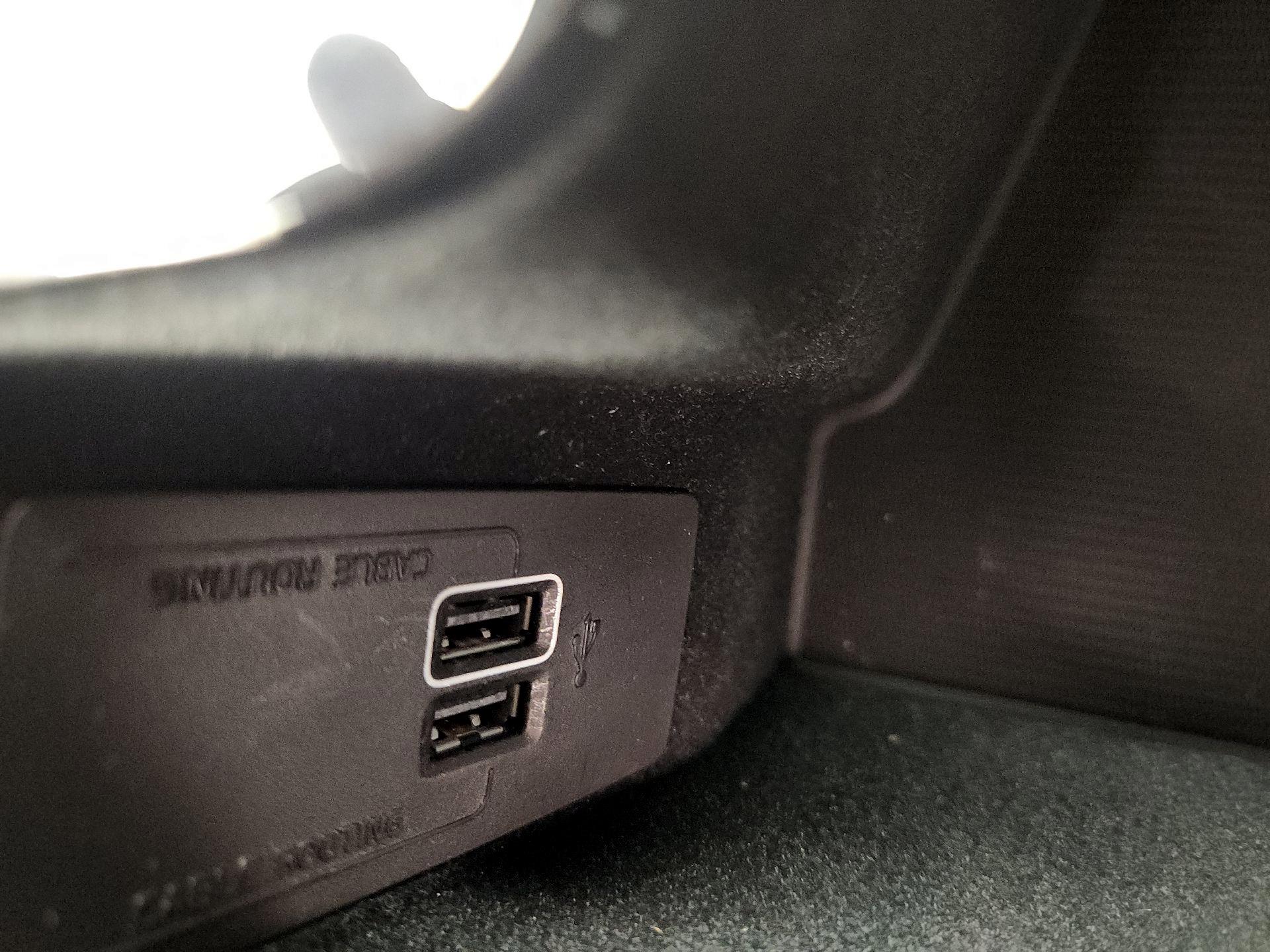 Thumbnail: 2019 Volvo S60 - 19