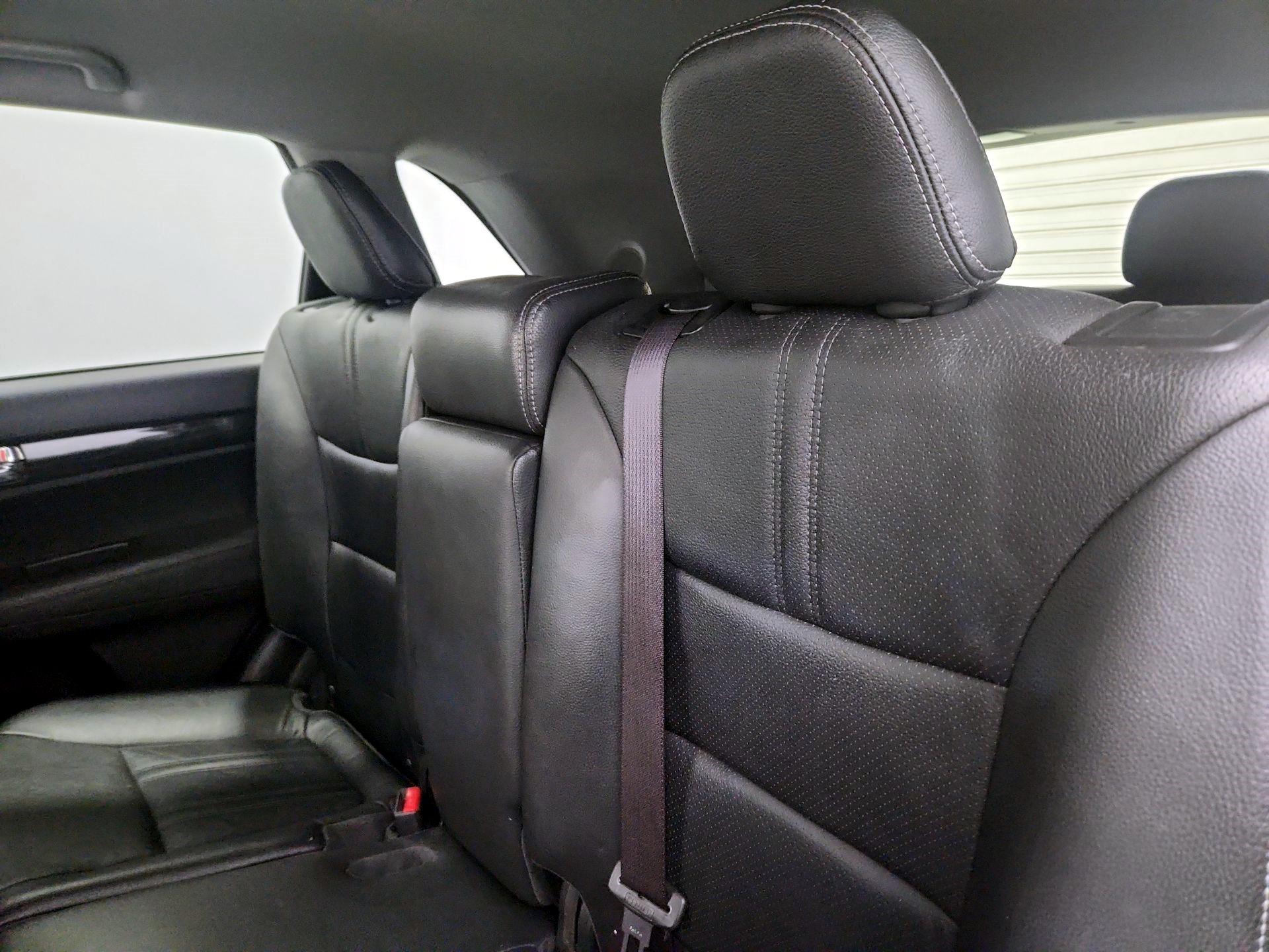 Thumbnail: 2013 Kia Sorento - 20