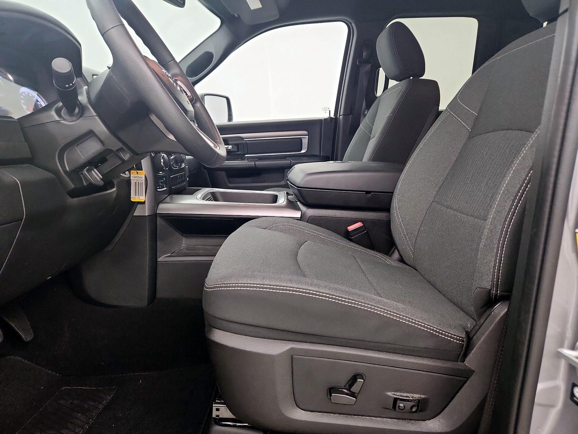 Thumbnail: 2021 RAM 1500 Classic - 11