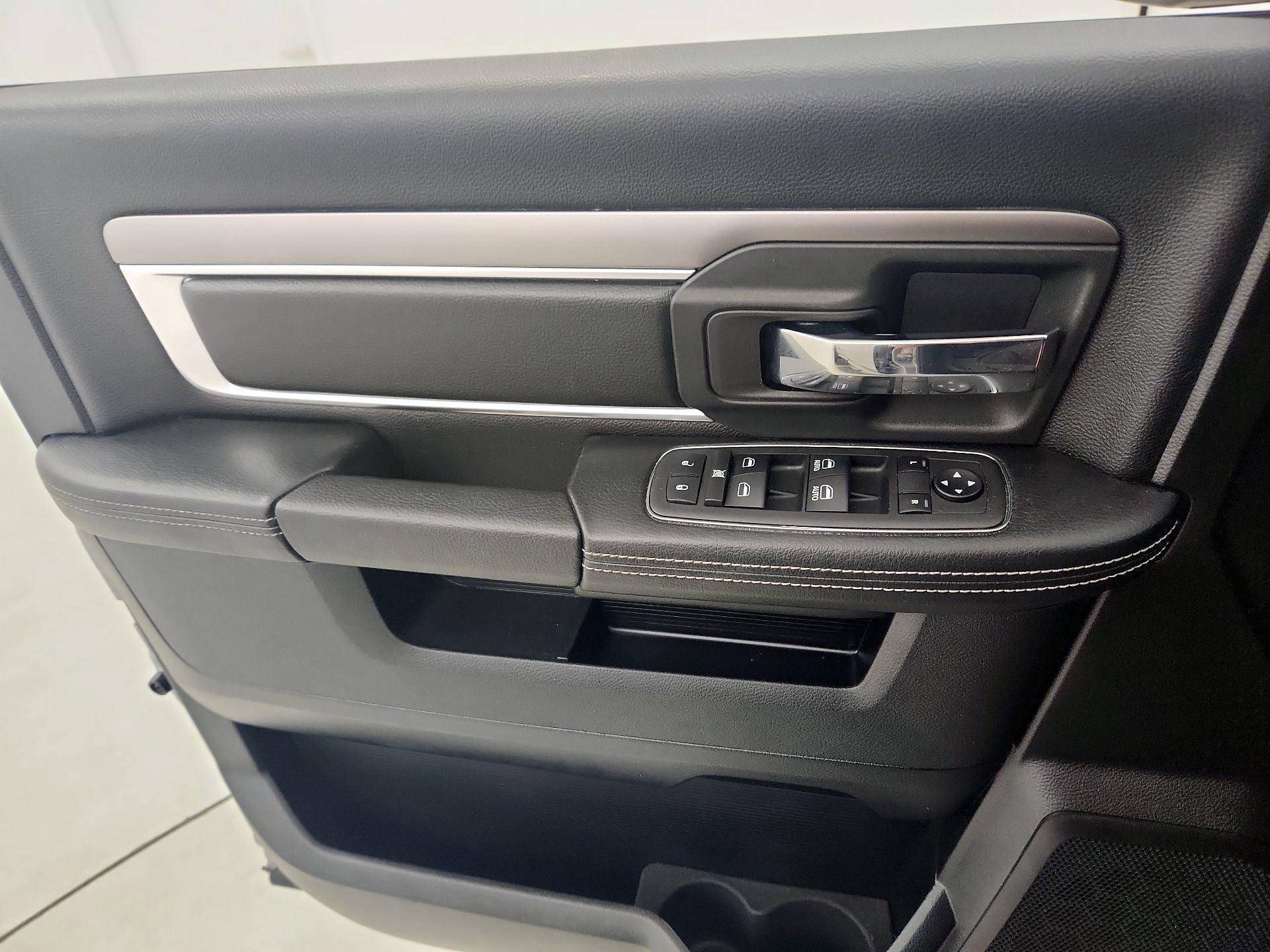 Thumbnail: 2021 RAM 1500 Classic - 12