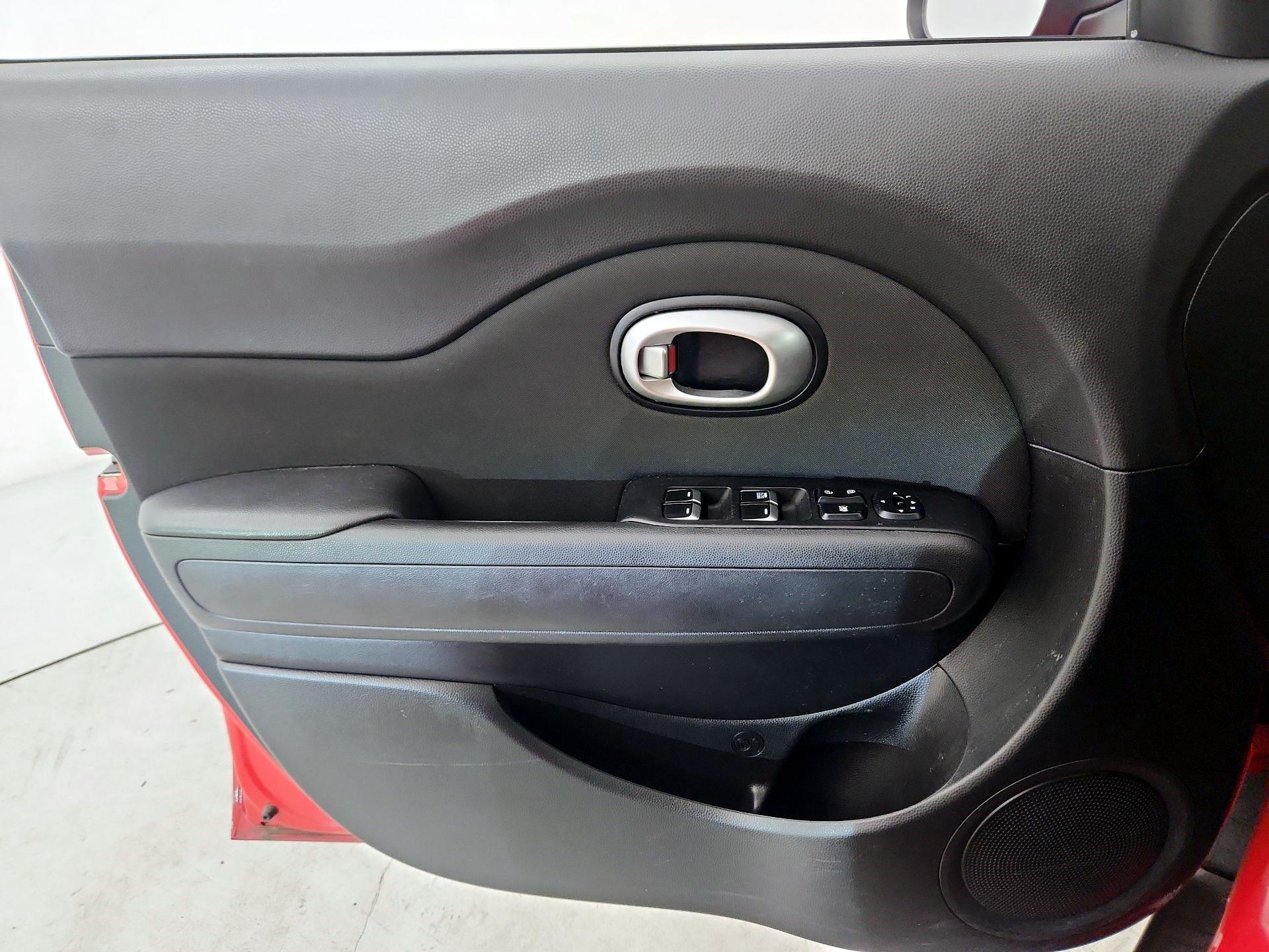 Thumbnail: 2019 Kia Soul - 12
