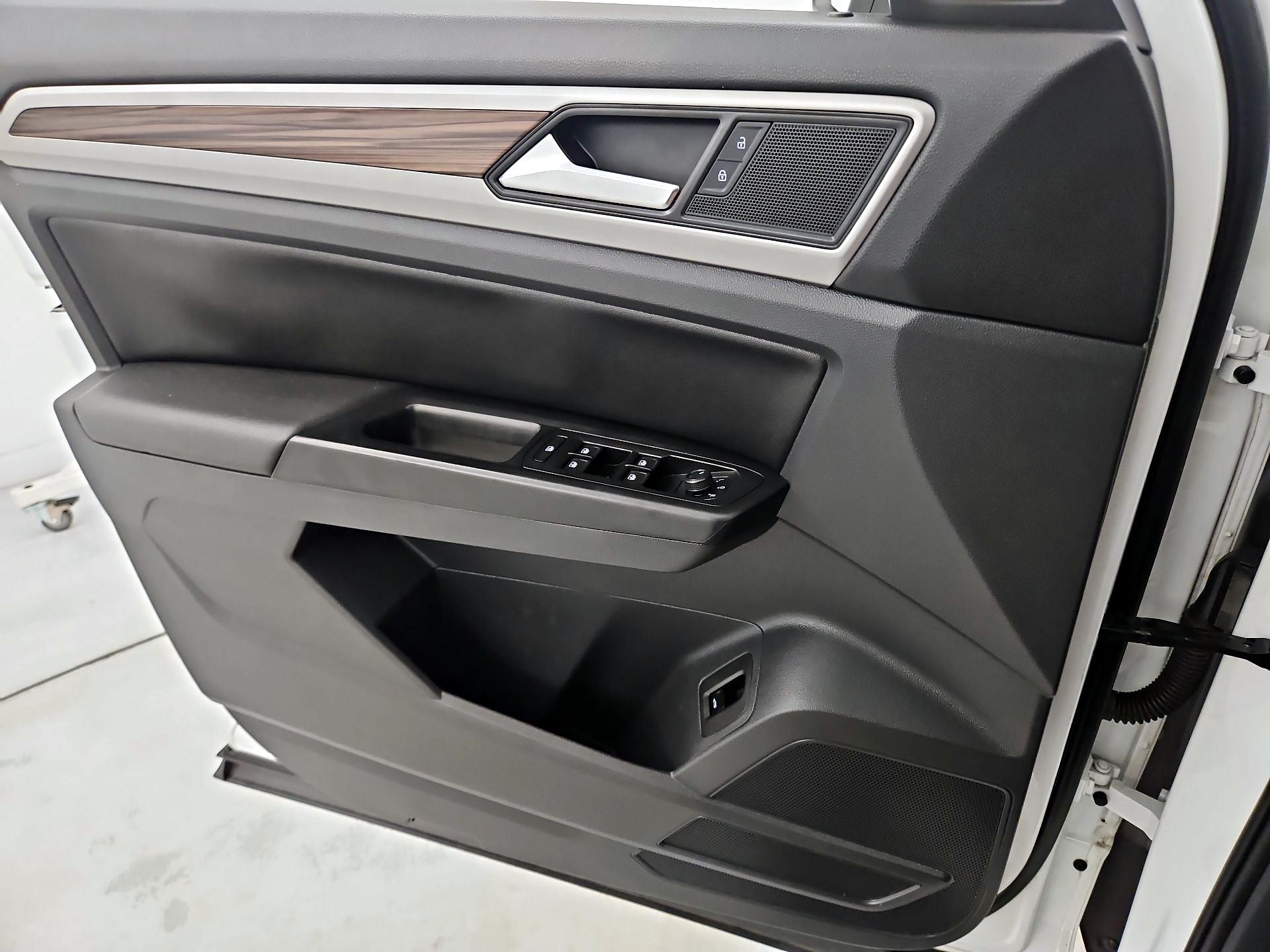 Thumbnail: 2021 Volkswagen Atlas - 12