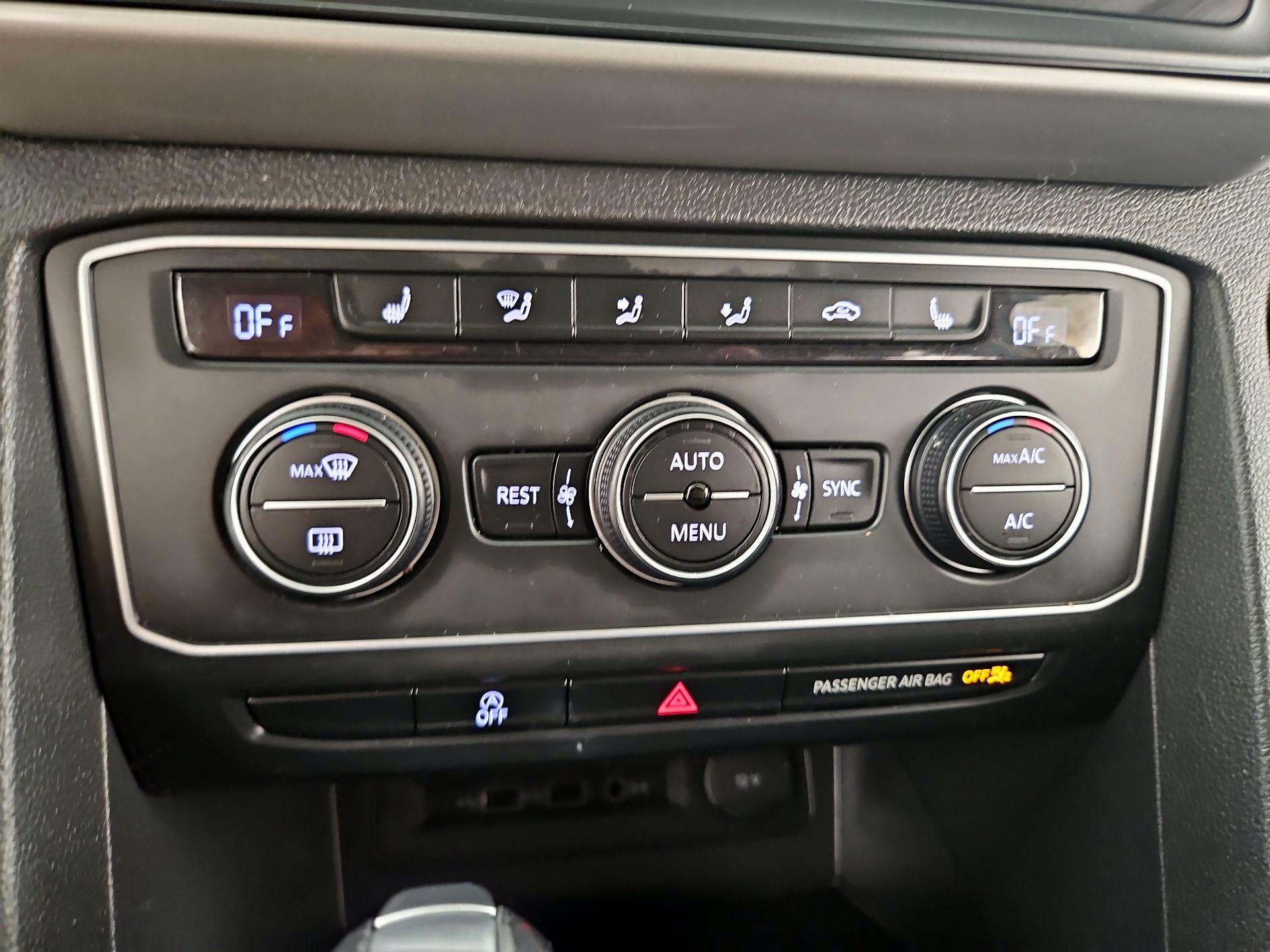 Thumbnail: 2021 Volkswagen Atlas - 16
