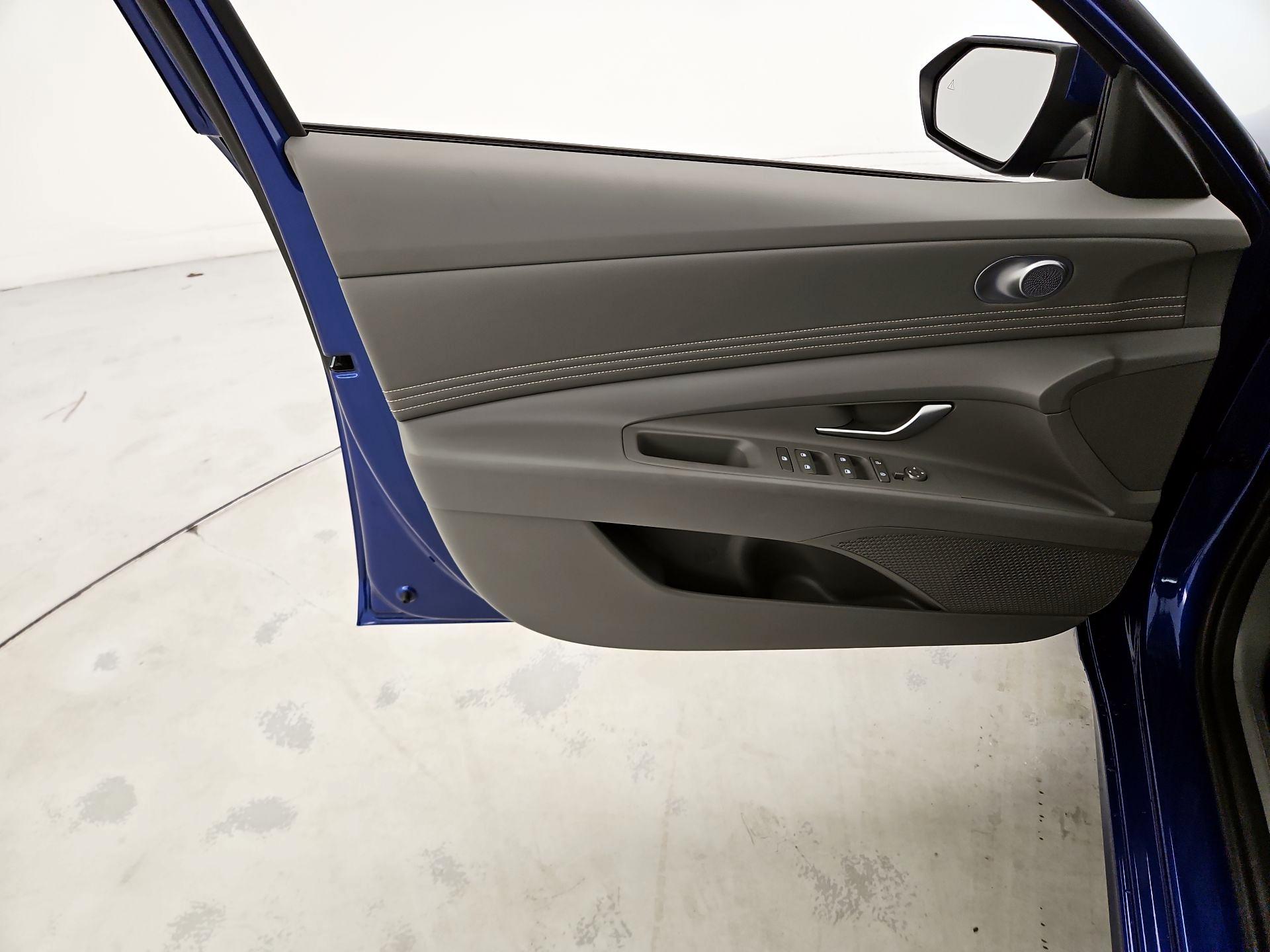 Thumbnail: 2025 Hyundai Elantra - 12