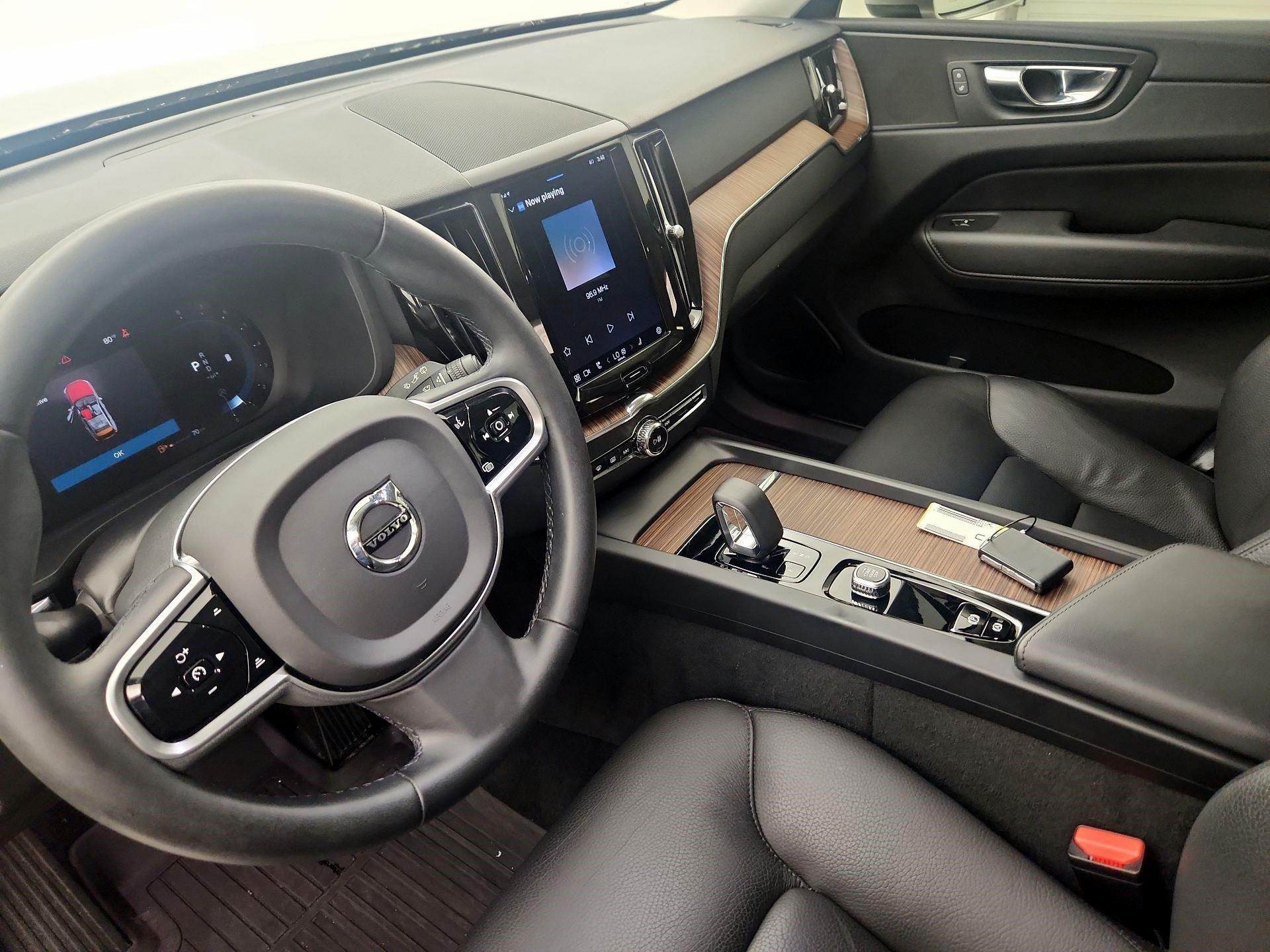 Thumbnail: 2023 Volvo XC60 - 11
