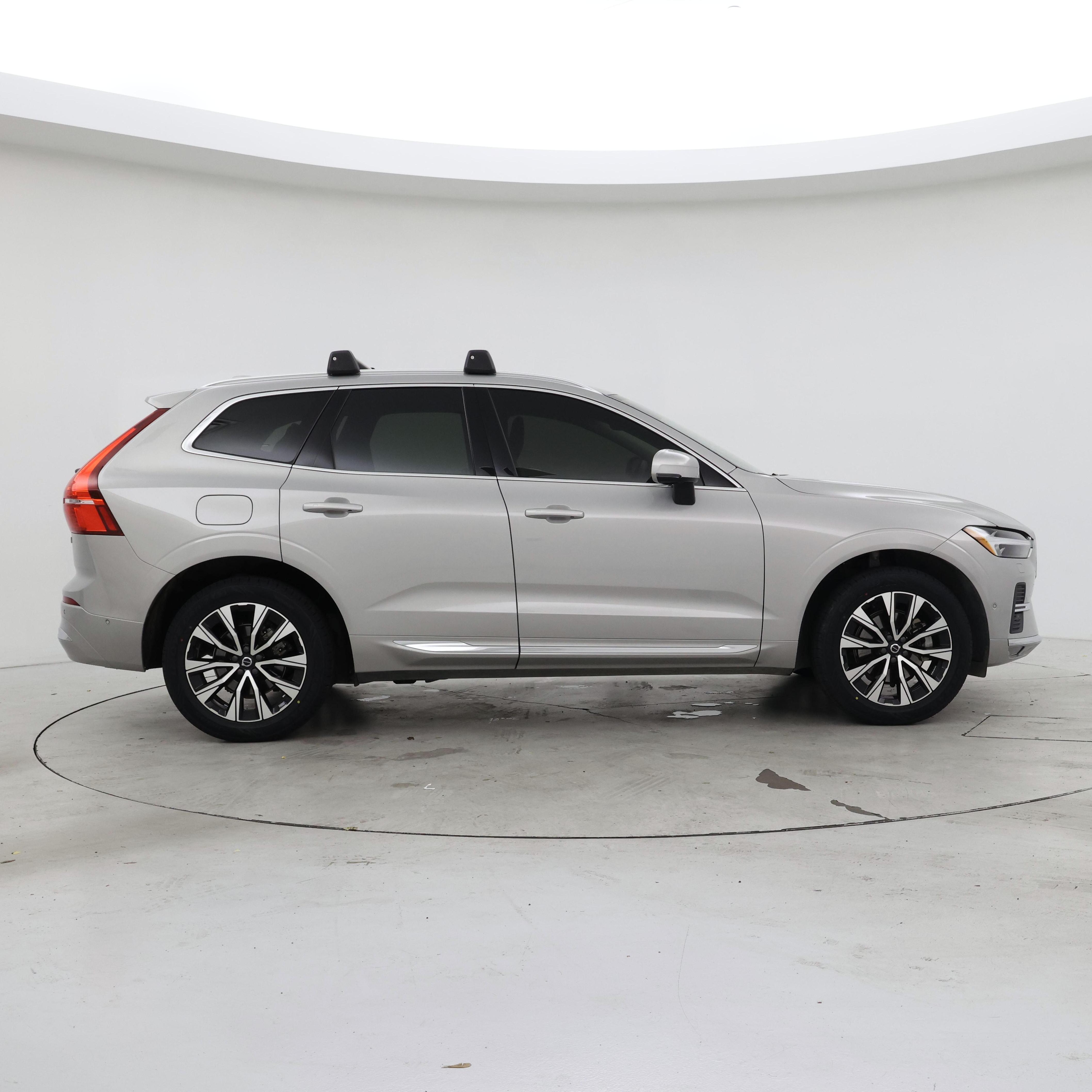 Thumbnail: 2023 Volvo XC60 - 7