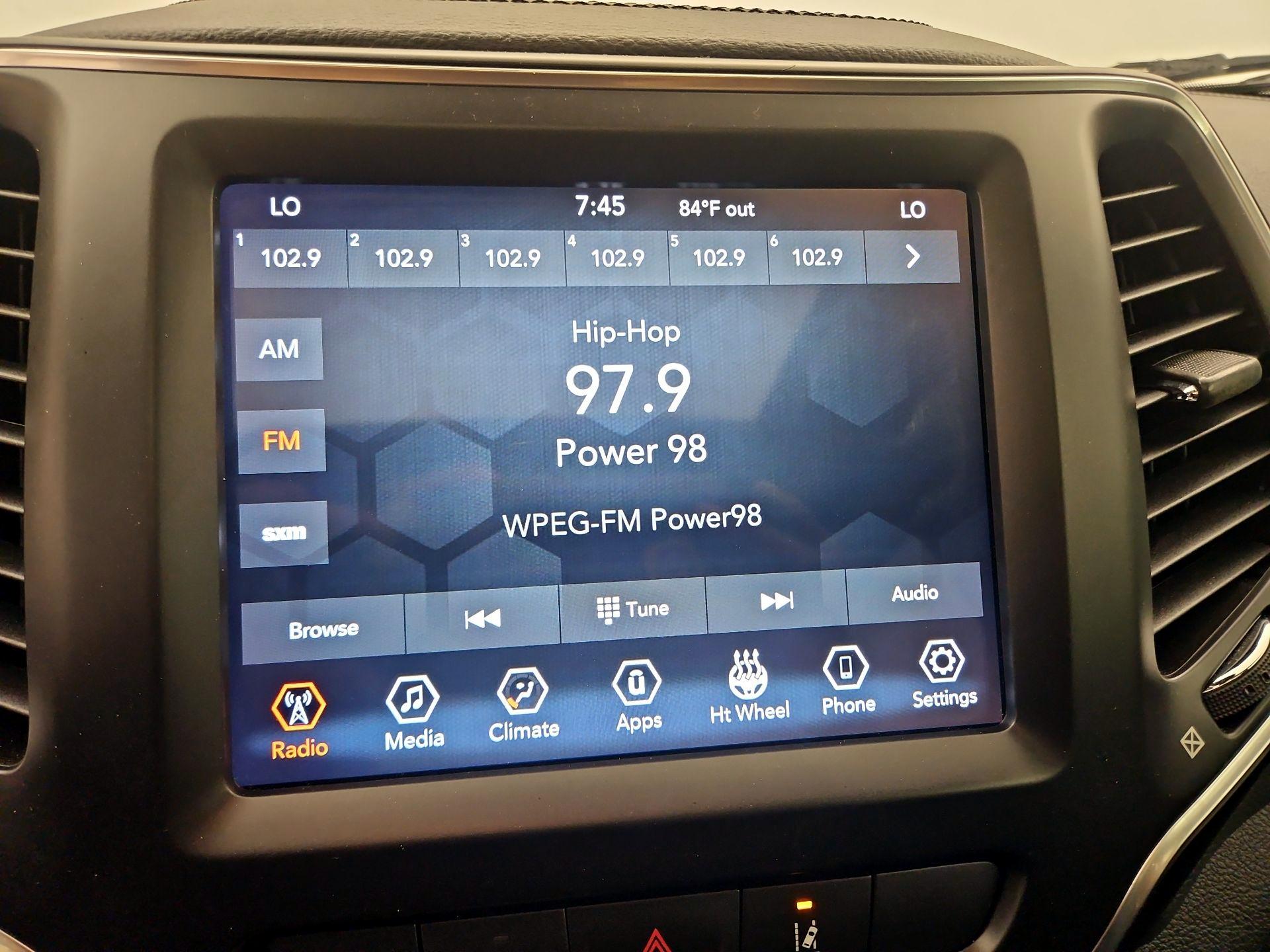 Thumbnail: 2021 Jeep Cherokee - 15