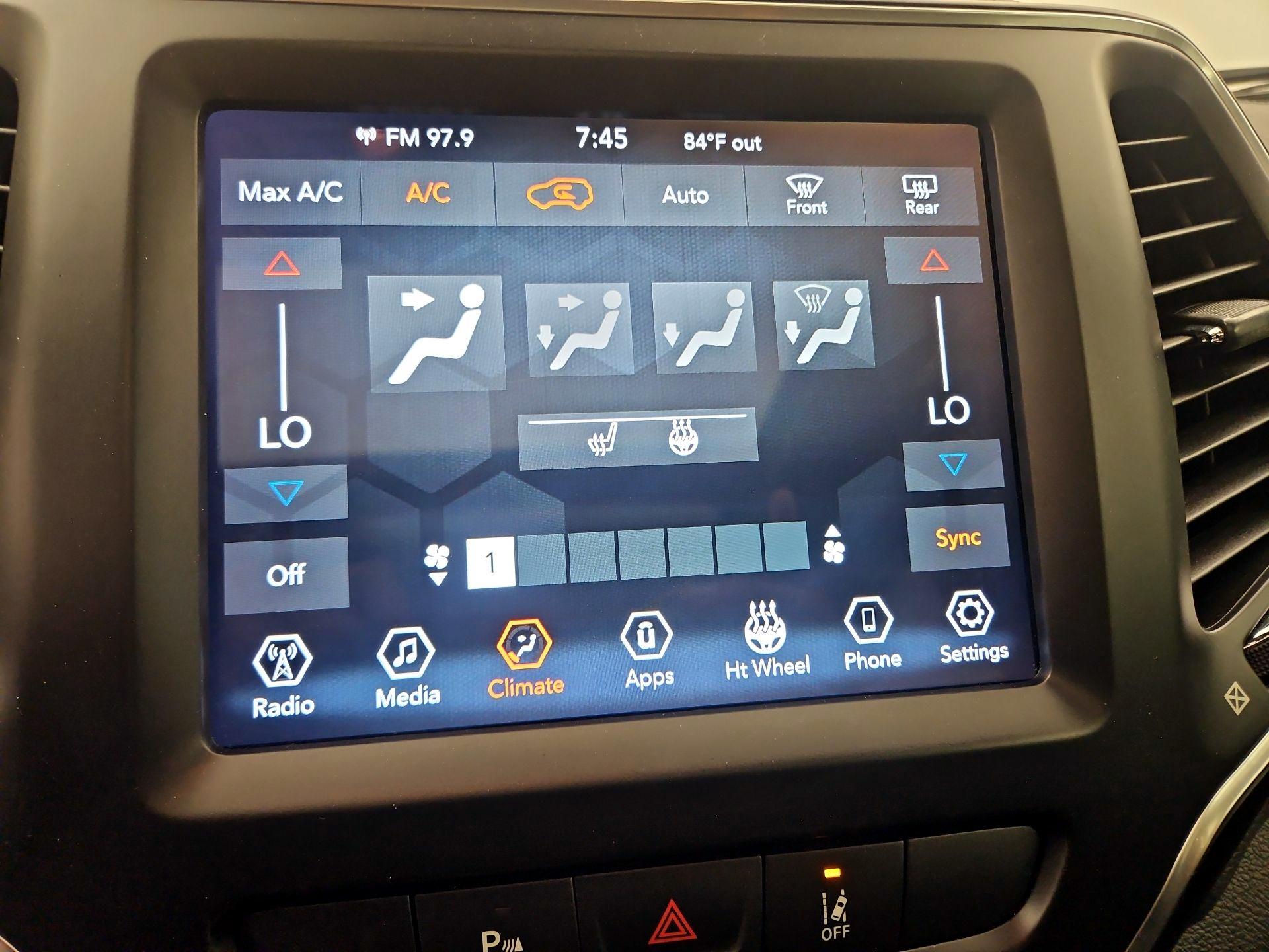 Thumbnail: 2021 Jeep Cherokee - 16