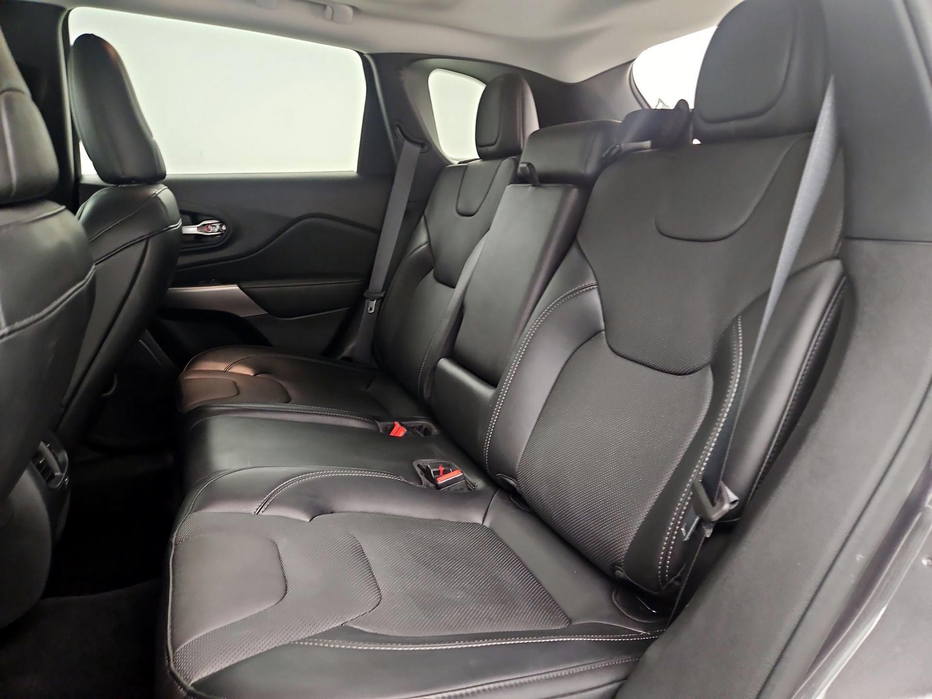 Thumbnail: 2021 Jeep Cherokee - 20