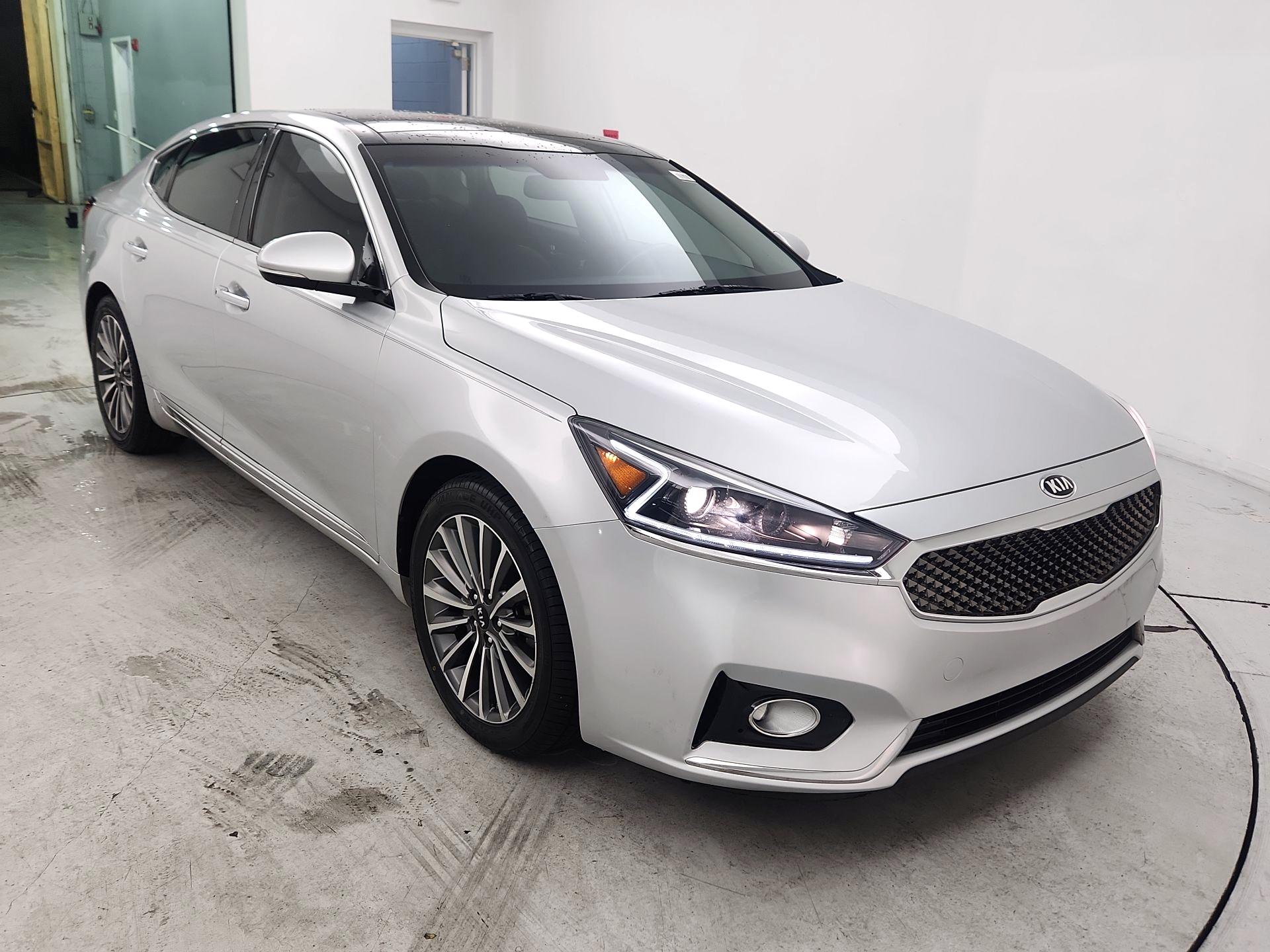 Thumbnail: 2017 Kia Cadenza - 1