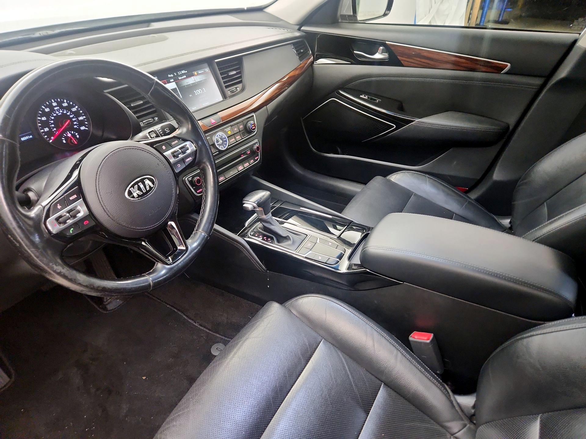 Thumbnail: 2017 Kia Cadenza - 9