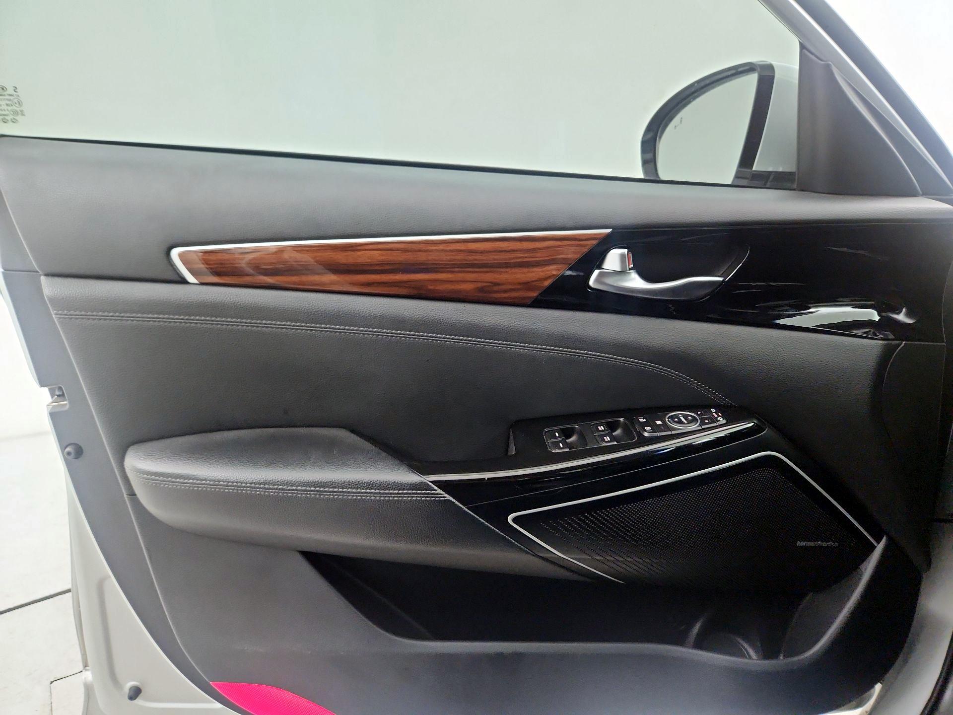 Thumbnail: 2017 Kia Cadenza - 10