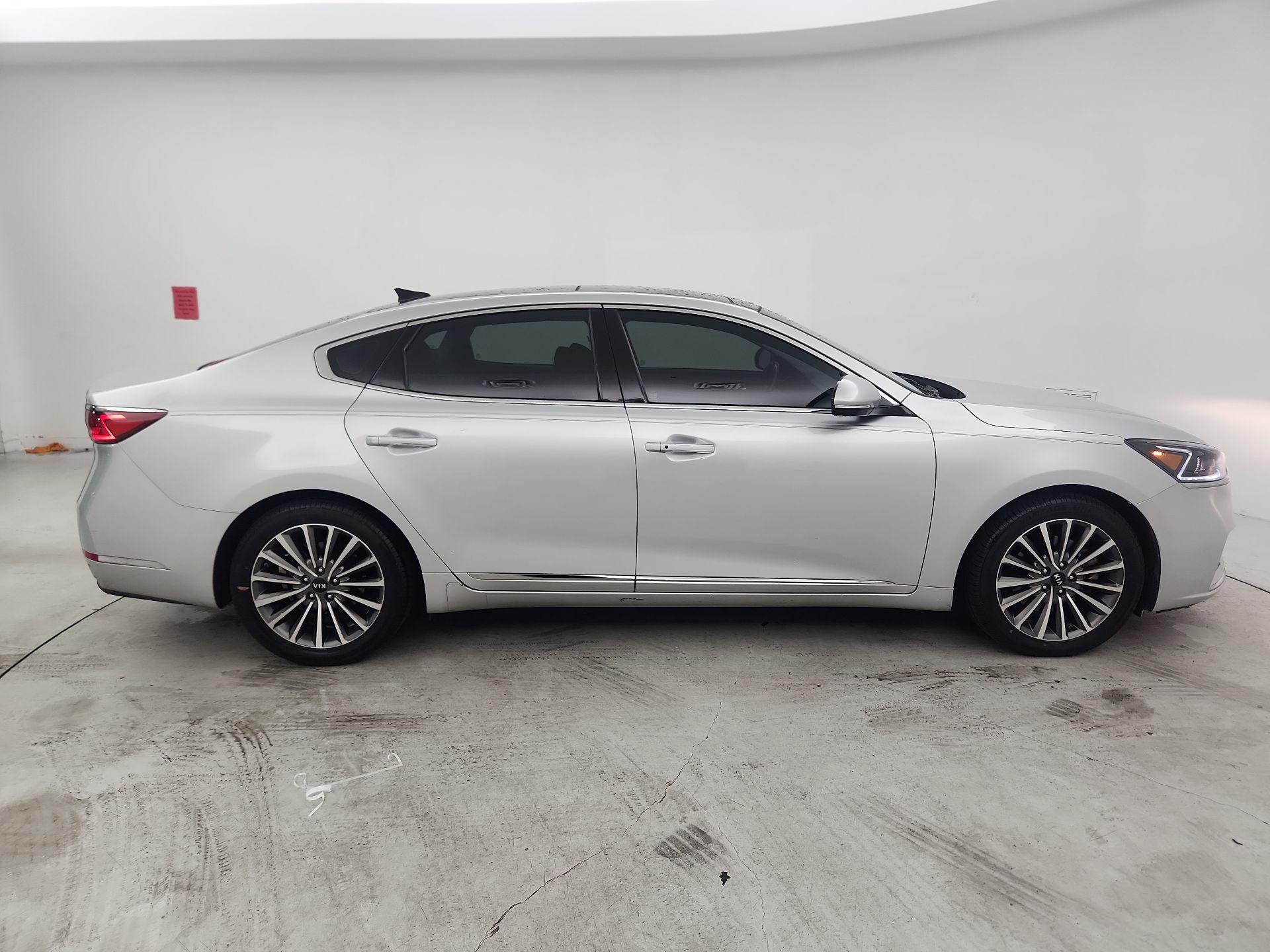Thumbnail: 2017 Kia Cadenza - 4