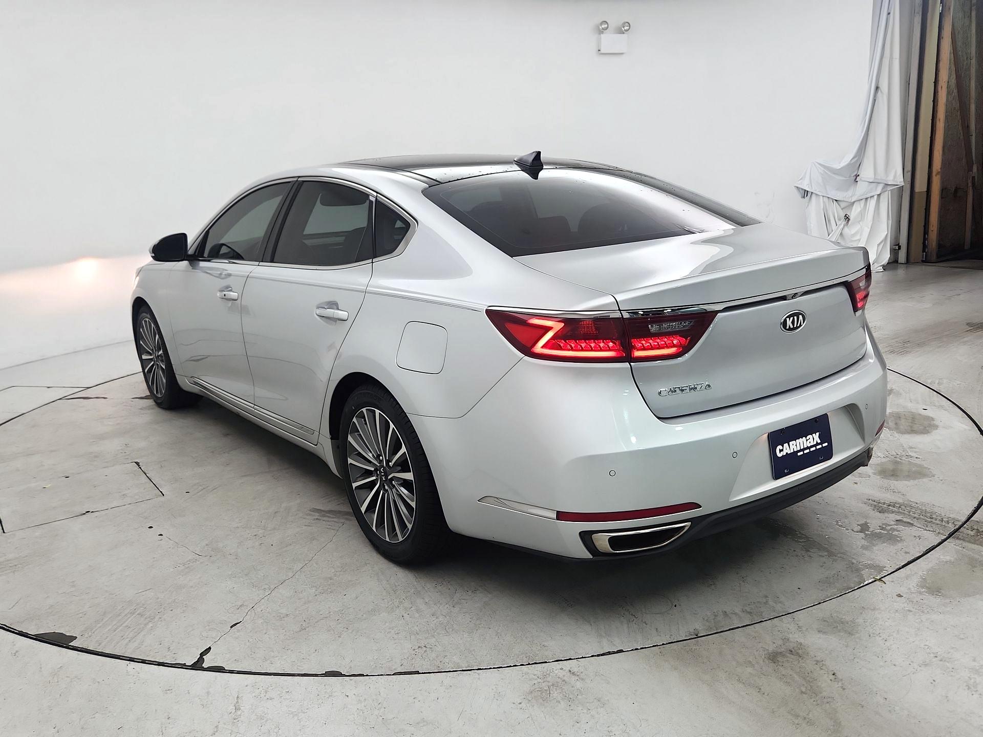 Thumbnail: 2017 Kia Cadenza - 7