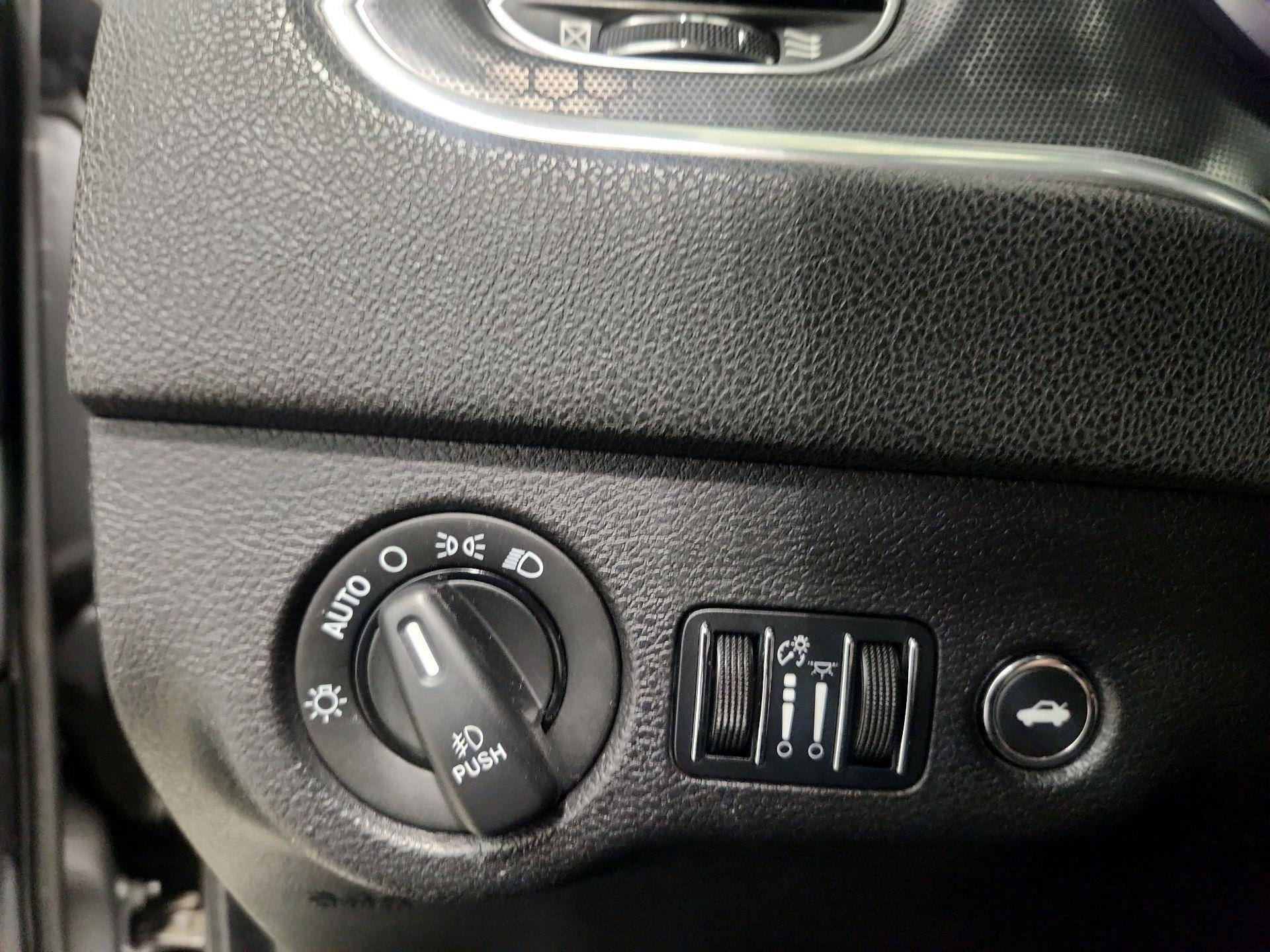Thumbnail: 2015 Dodge Charger - 13