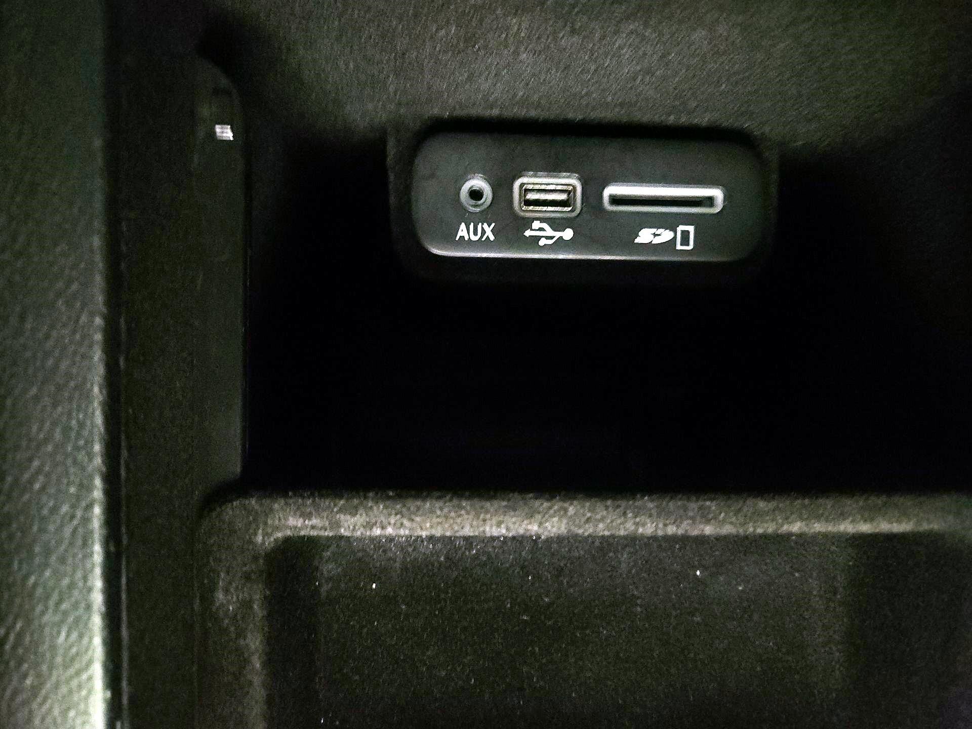 Thumbnail: 2015 Dodge Charger - 19