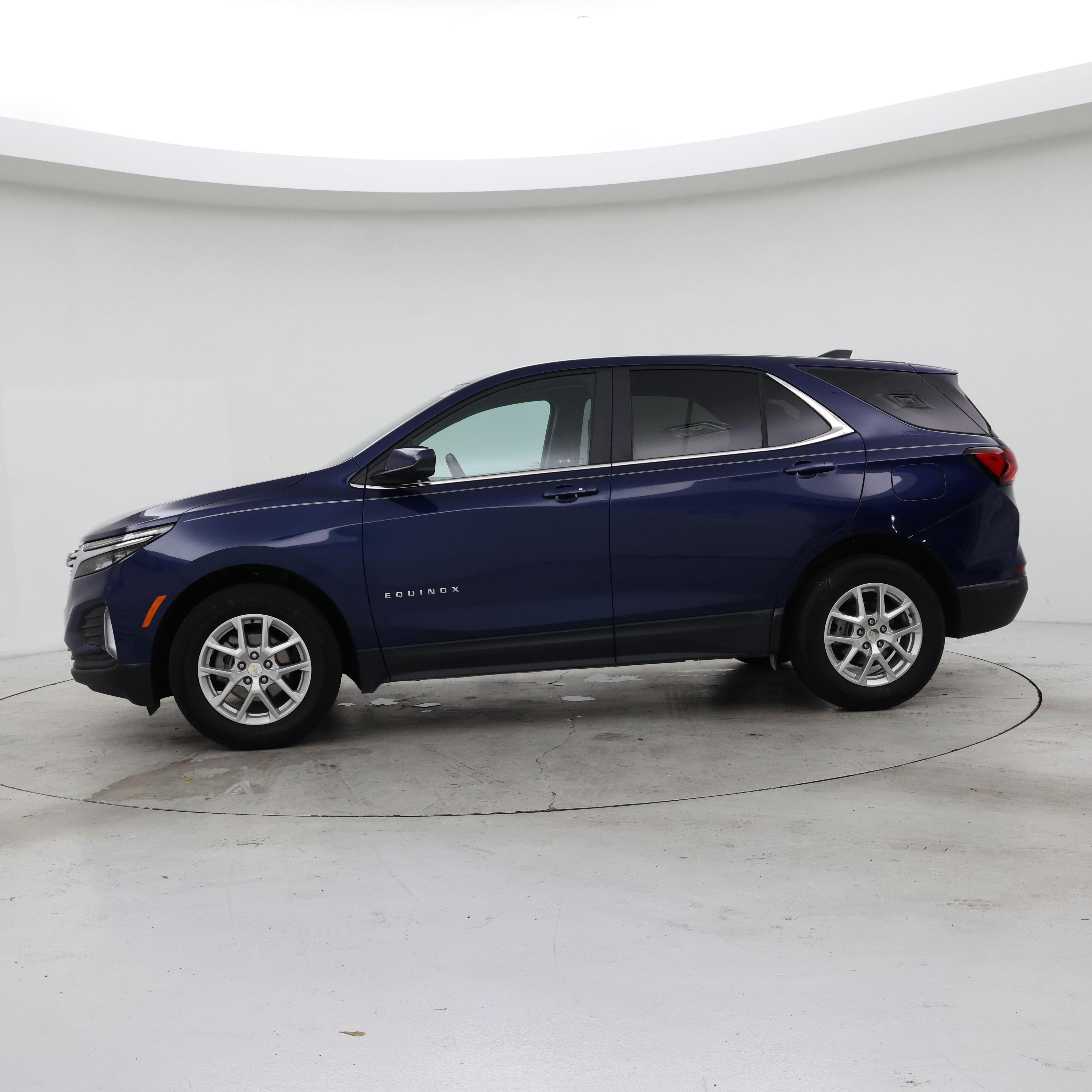 Thumbnail: 2022 Chevrolet Equinox - 3