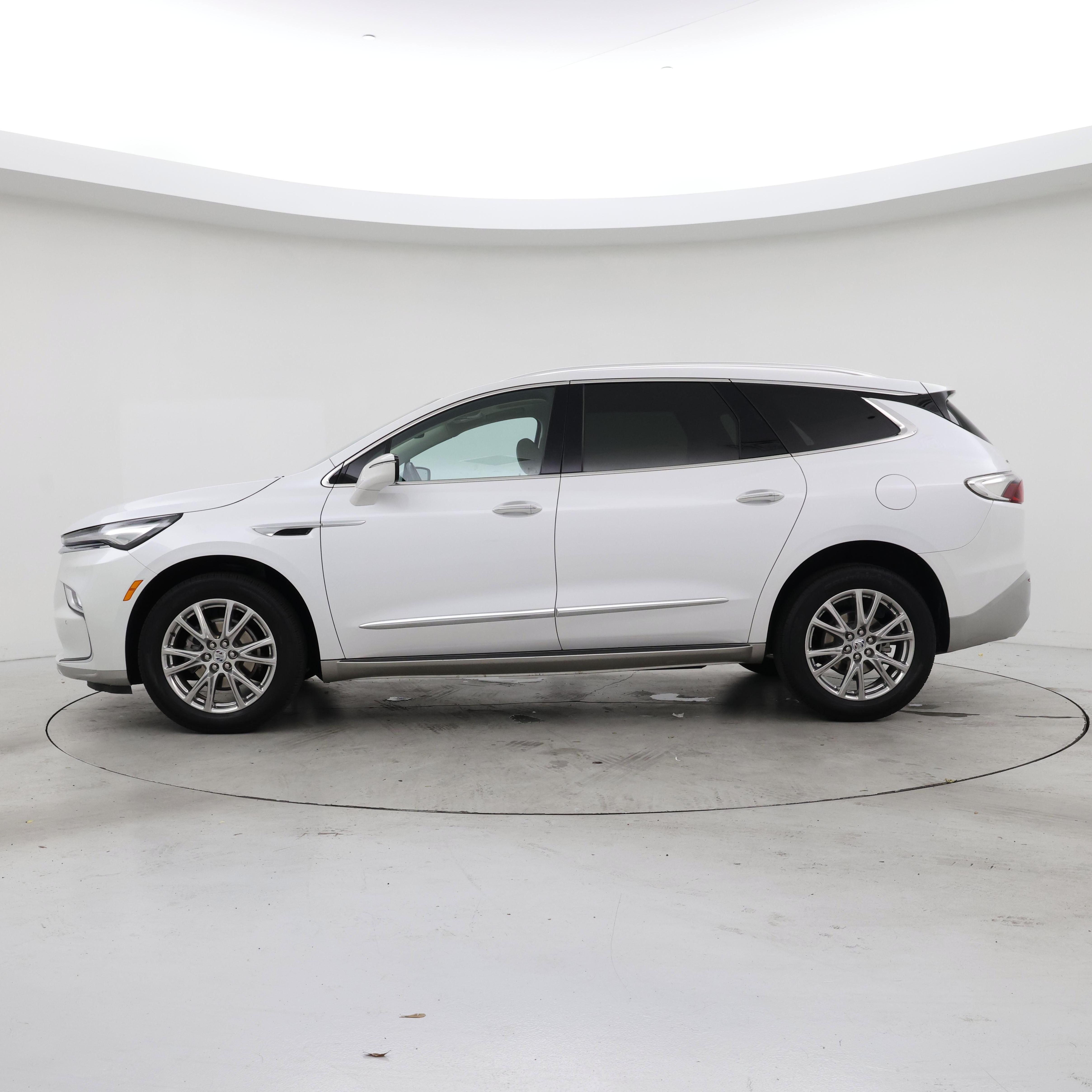 Thumbnail: 2023 Buick Enclave - 3