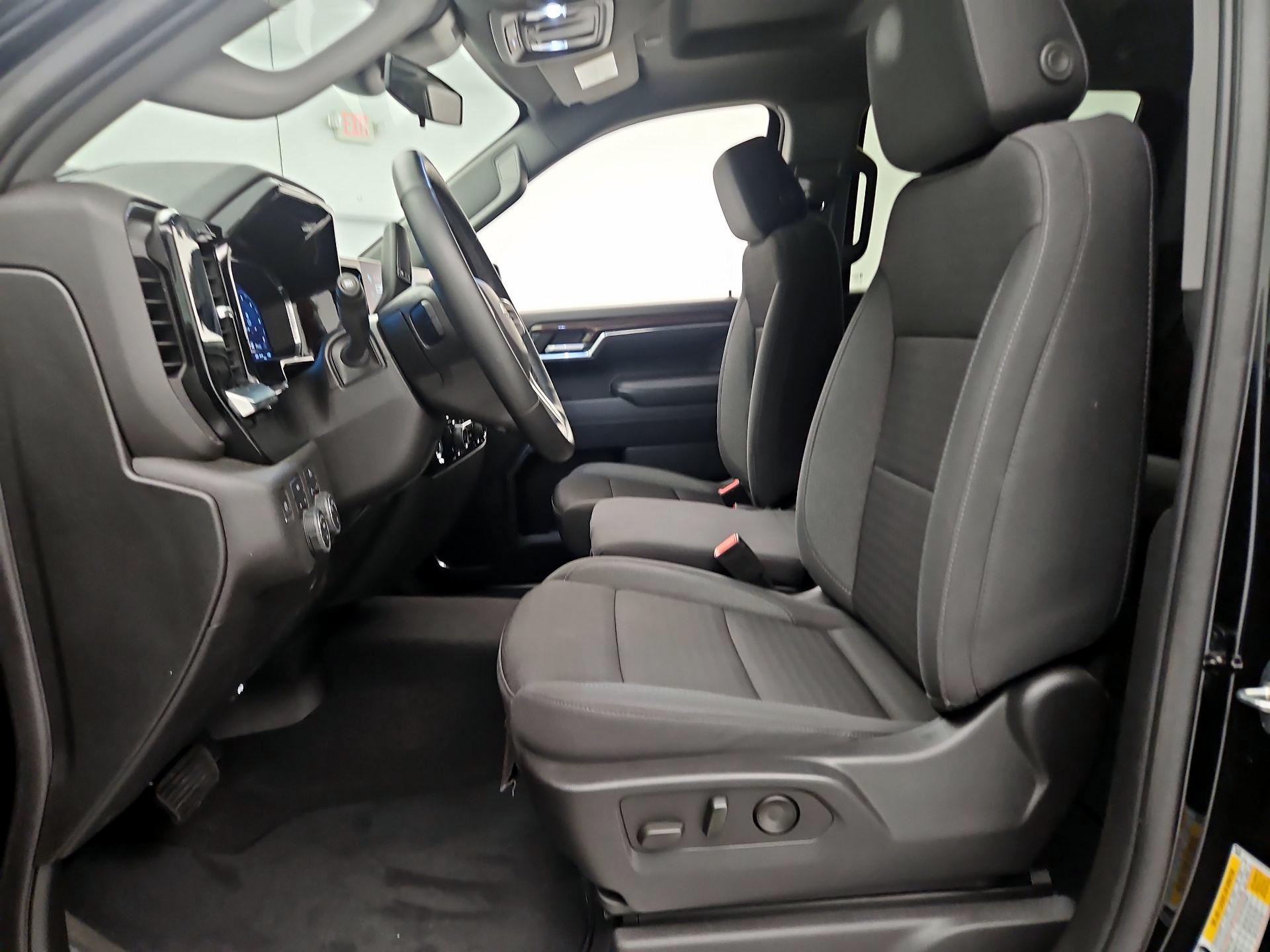 Thumbnail: 2023 Chevrolet Silverado 1500 - 11