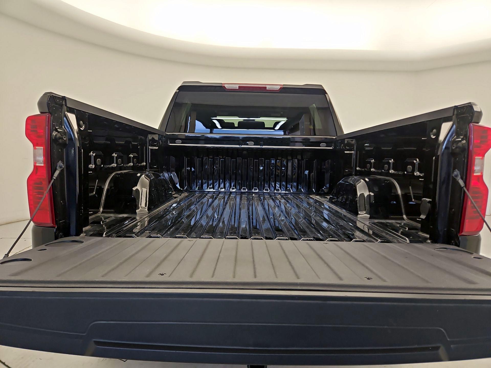 Thumbnail: 2023 Chevrolet Silverado 1500 - 20