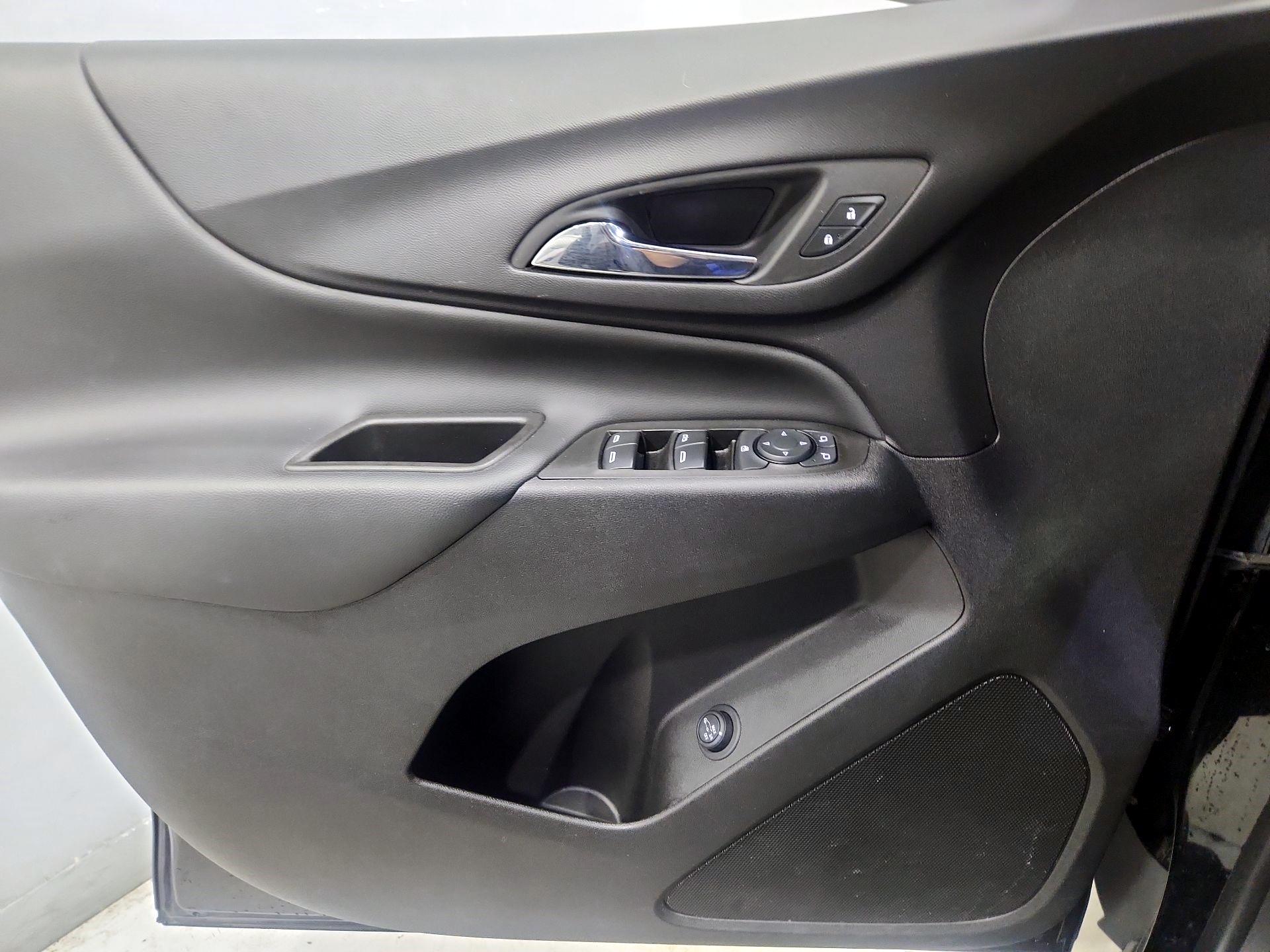 Thumbnail: 2022 Chevrolet Equinox - 12