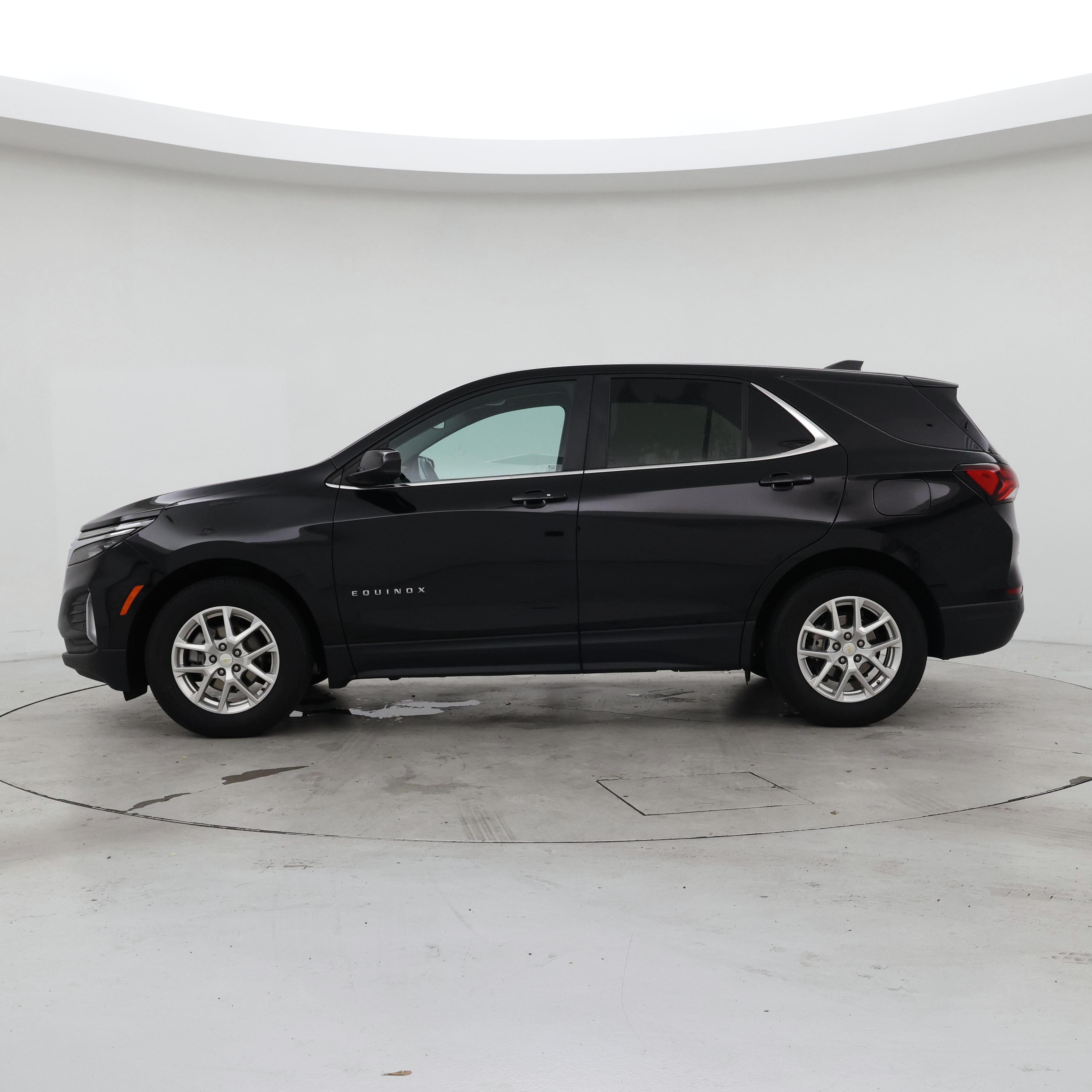 Thumbnail: 2022 Chevrolet Equinox - 3