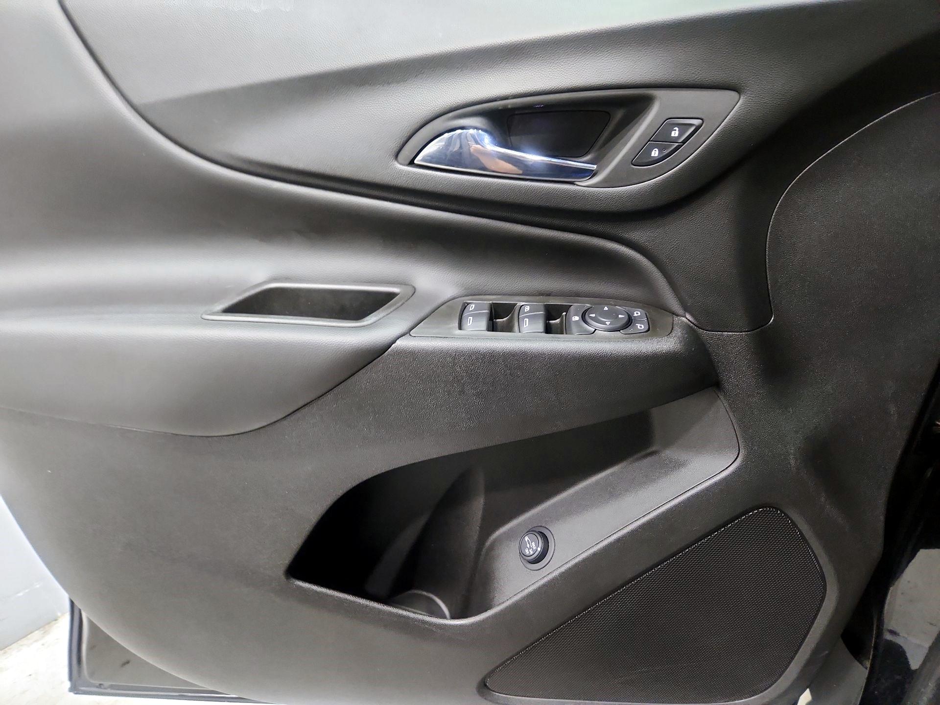 Thumbnail: 2022 Chevrolet Equinox - 12