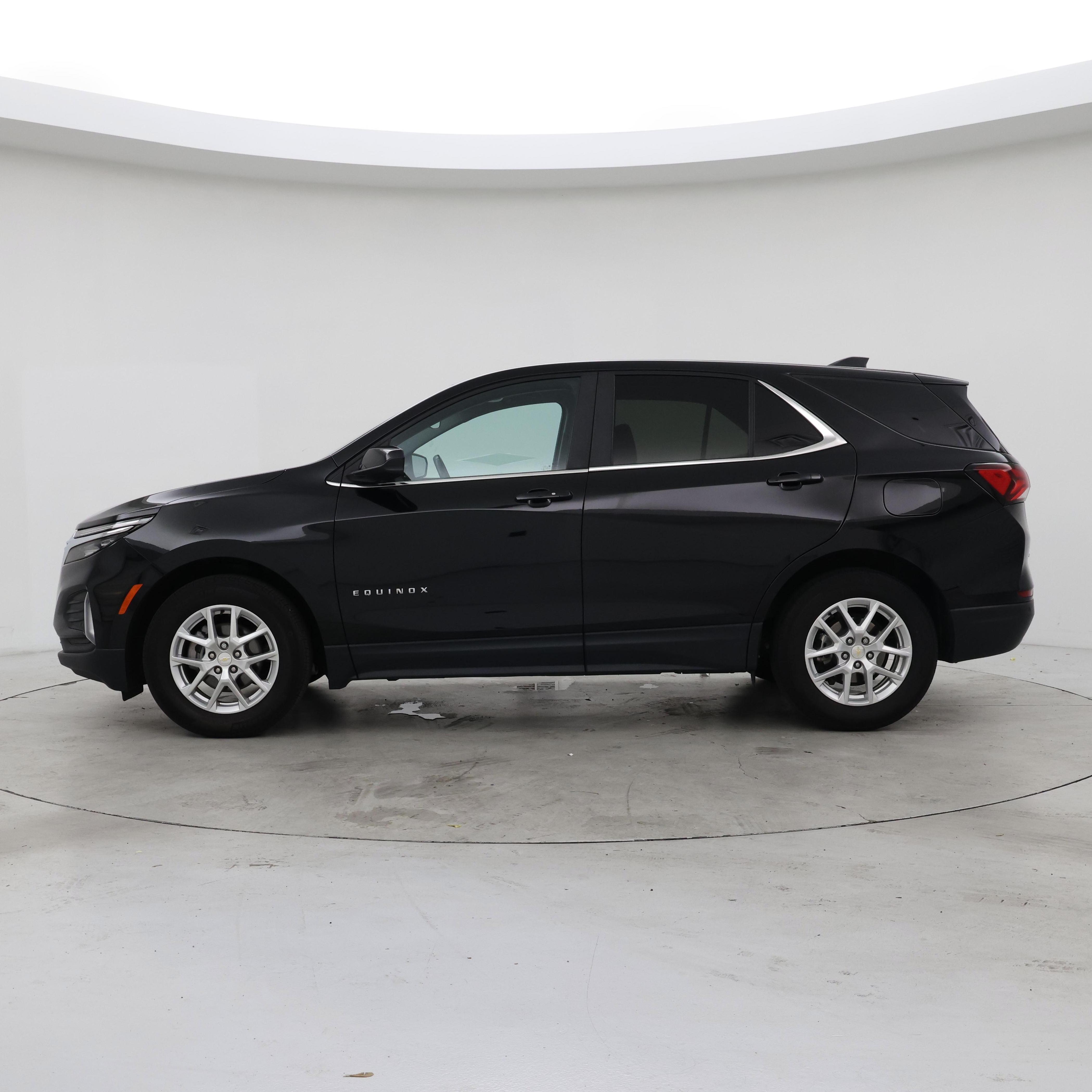 Thumbnail: 2022 Chevrolet Equinox - 3