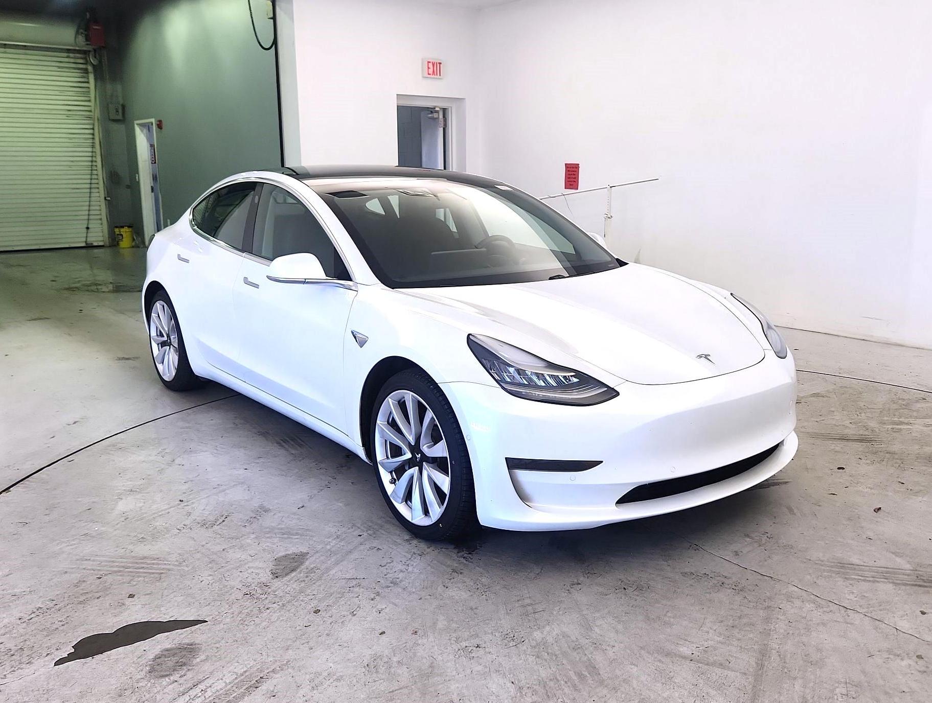 Thumbnail: 2020 Tesla Model 3 - 1