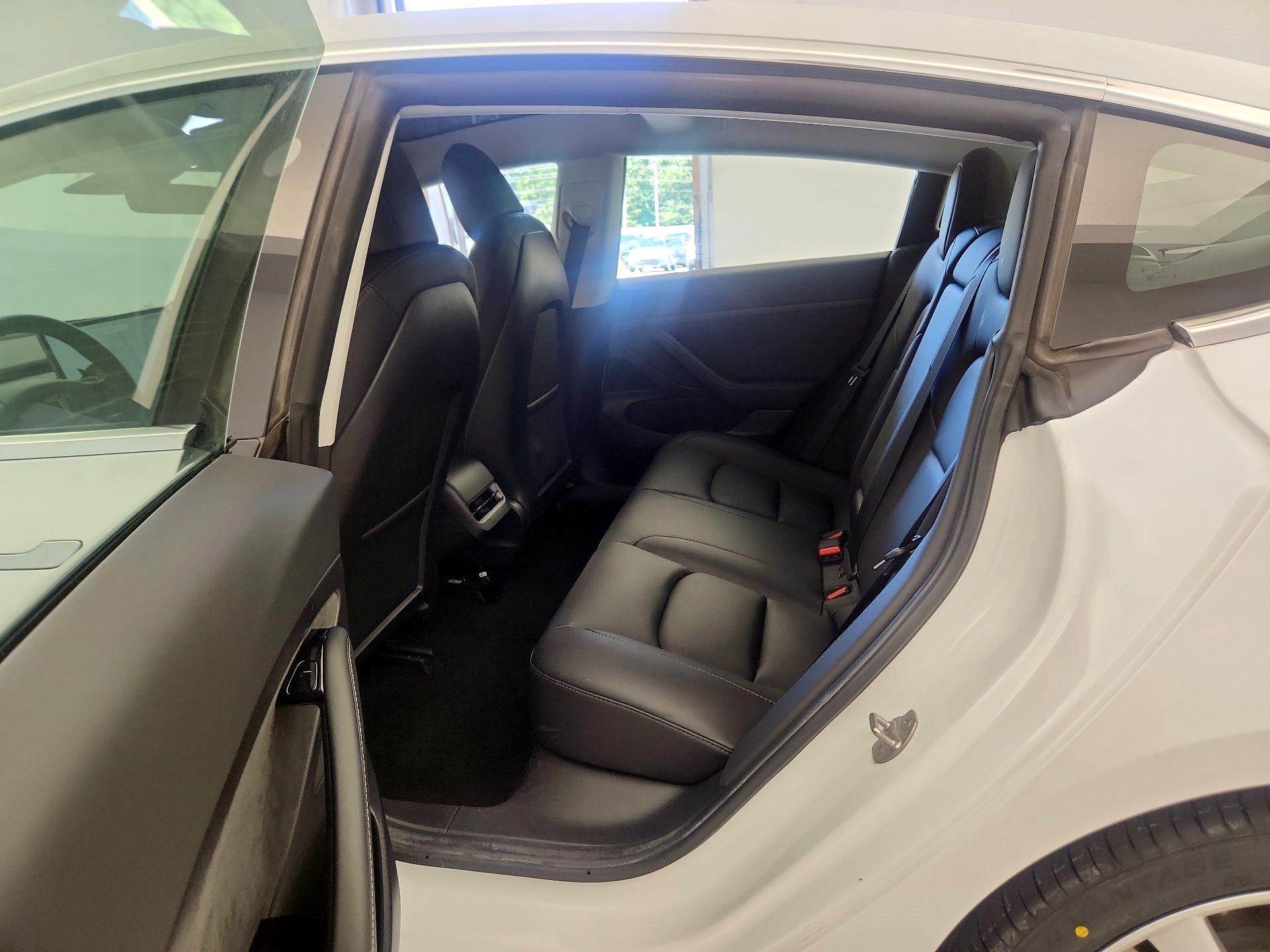Thumbnail: 2020 Tesla Model 3 - 16