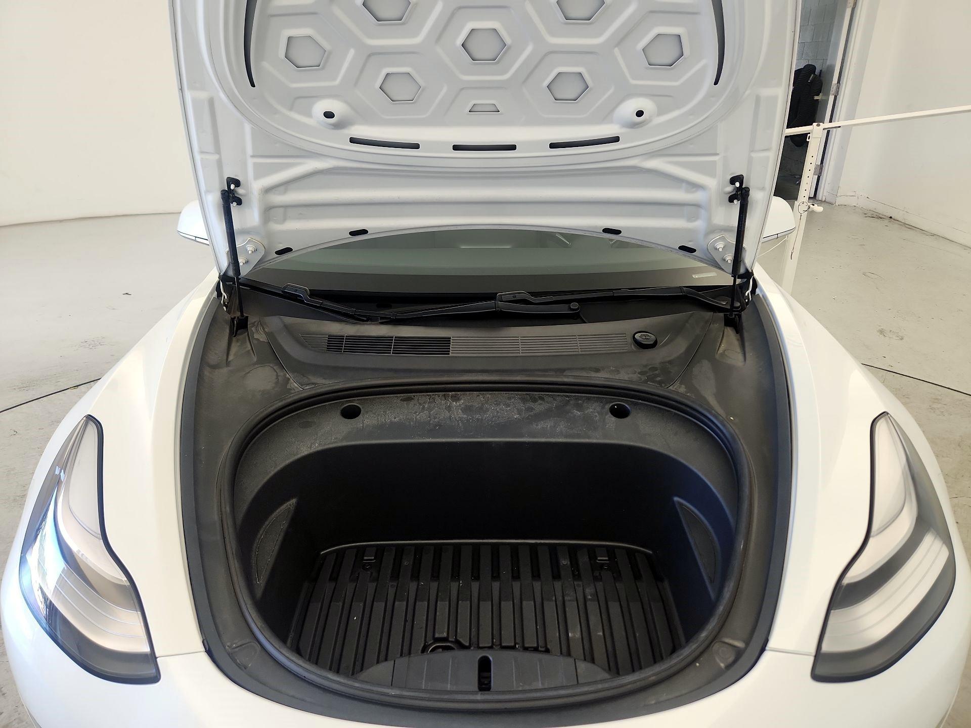 Thumbnail: 2020 Tesla Model 3 - 18