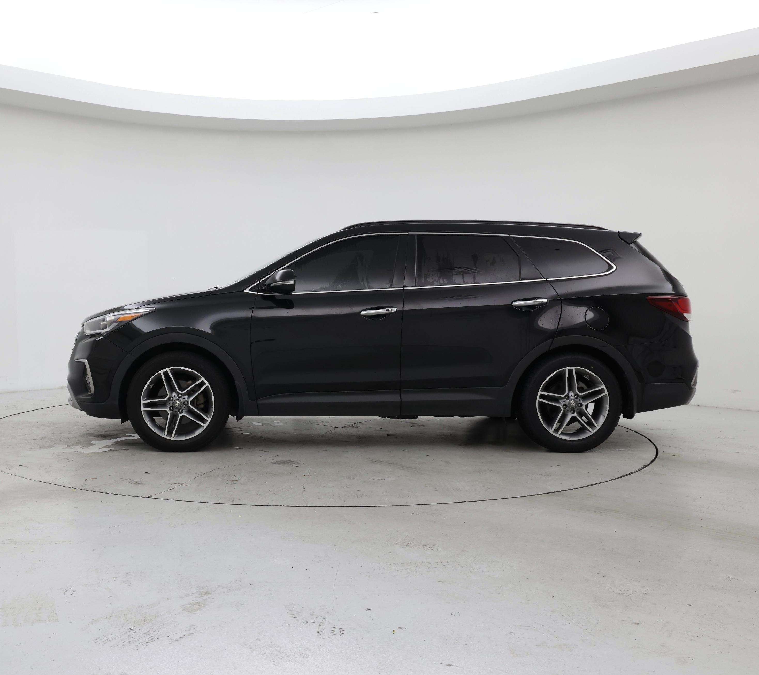 Thumbnail: 2017 Hyundai Santa Fe - 3