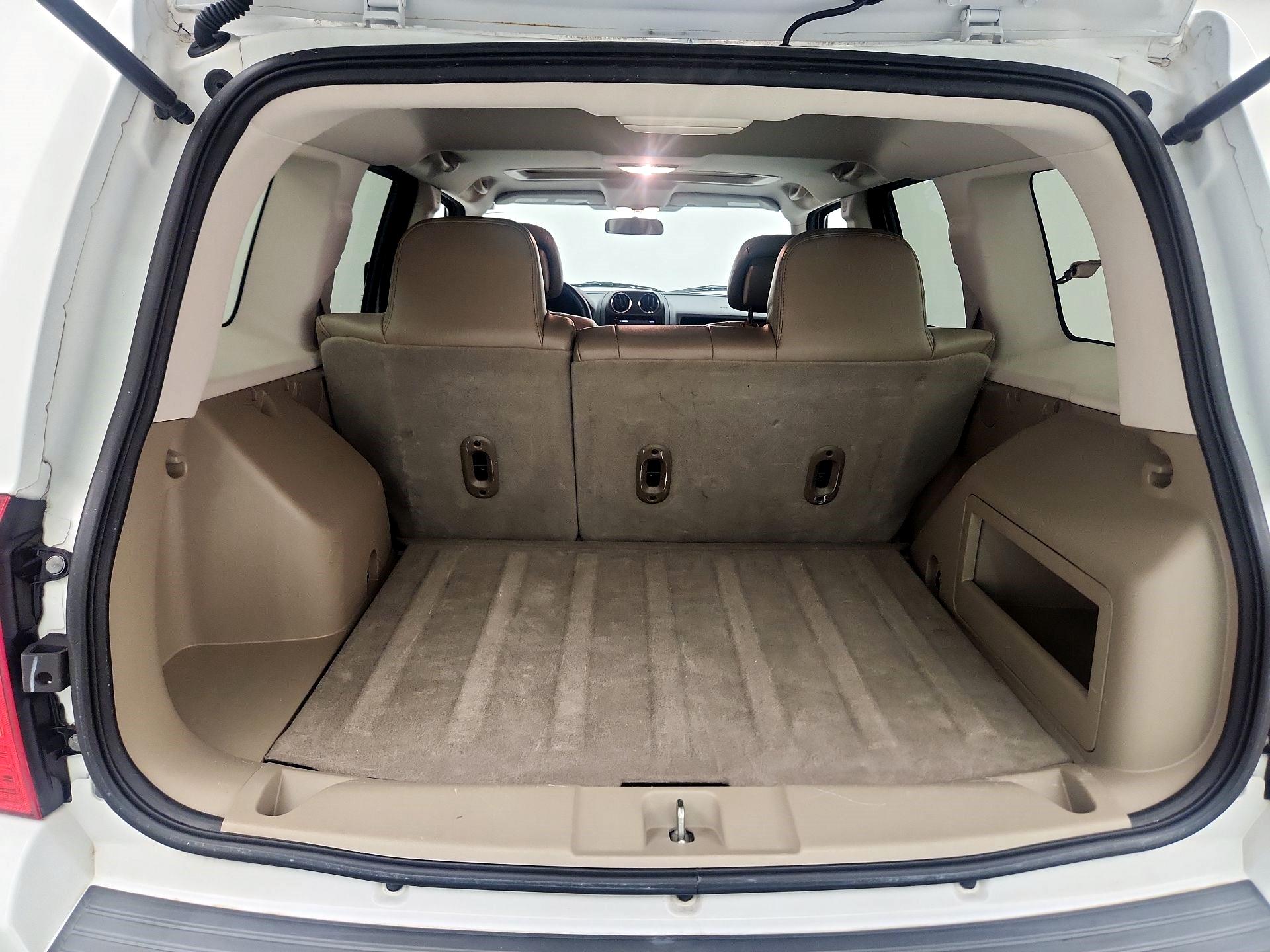 Thumbnail: 2014 Jeep Patriot - 18