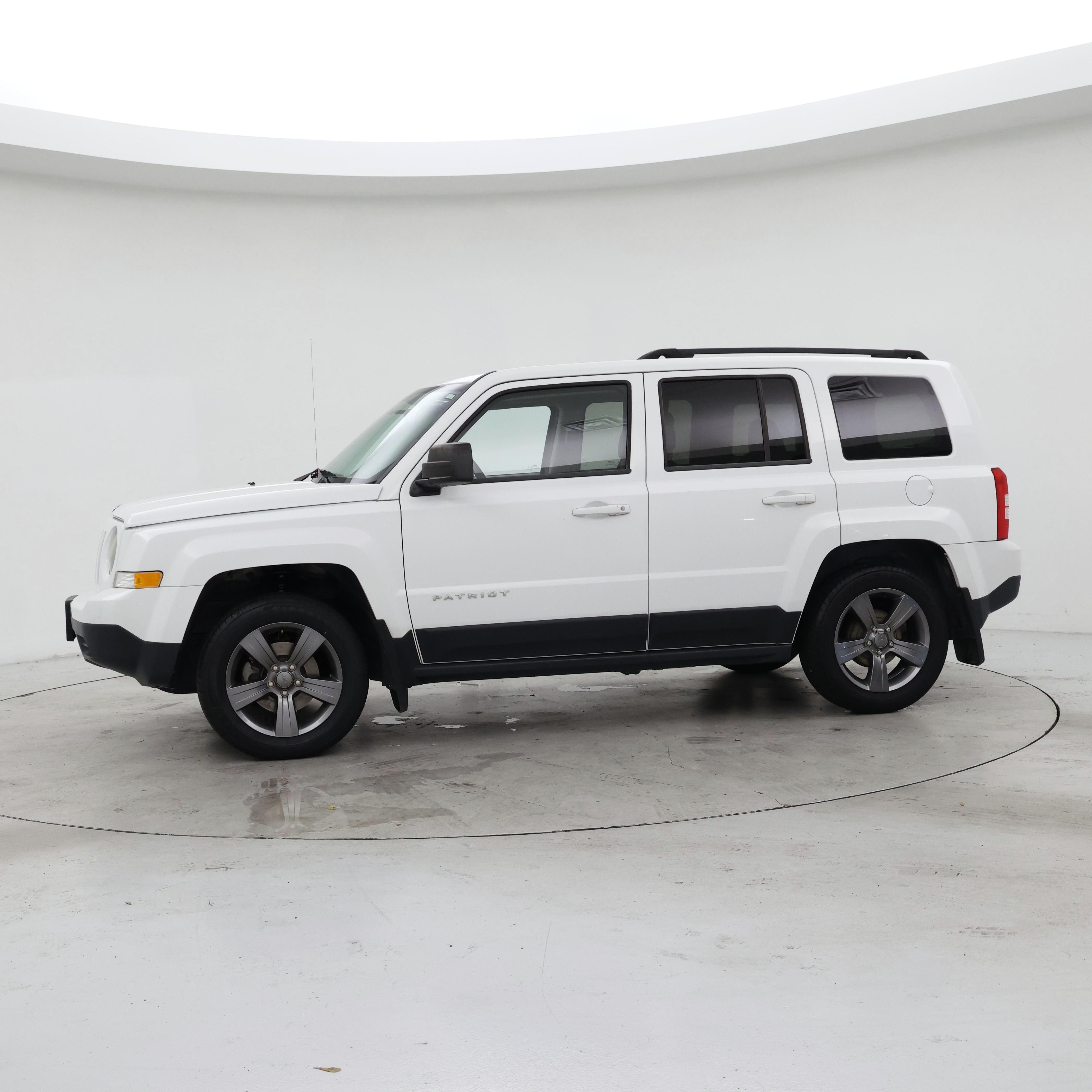 Thumbnail: 2014 Jeep Patriot - 3