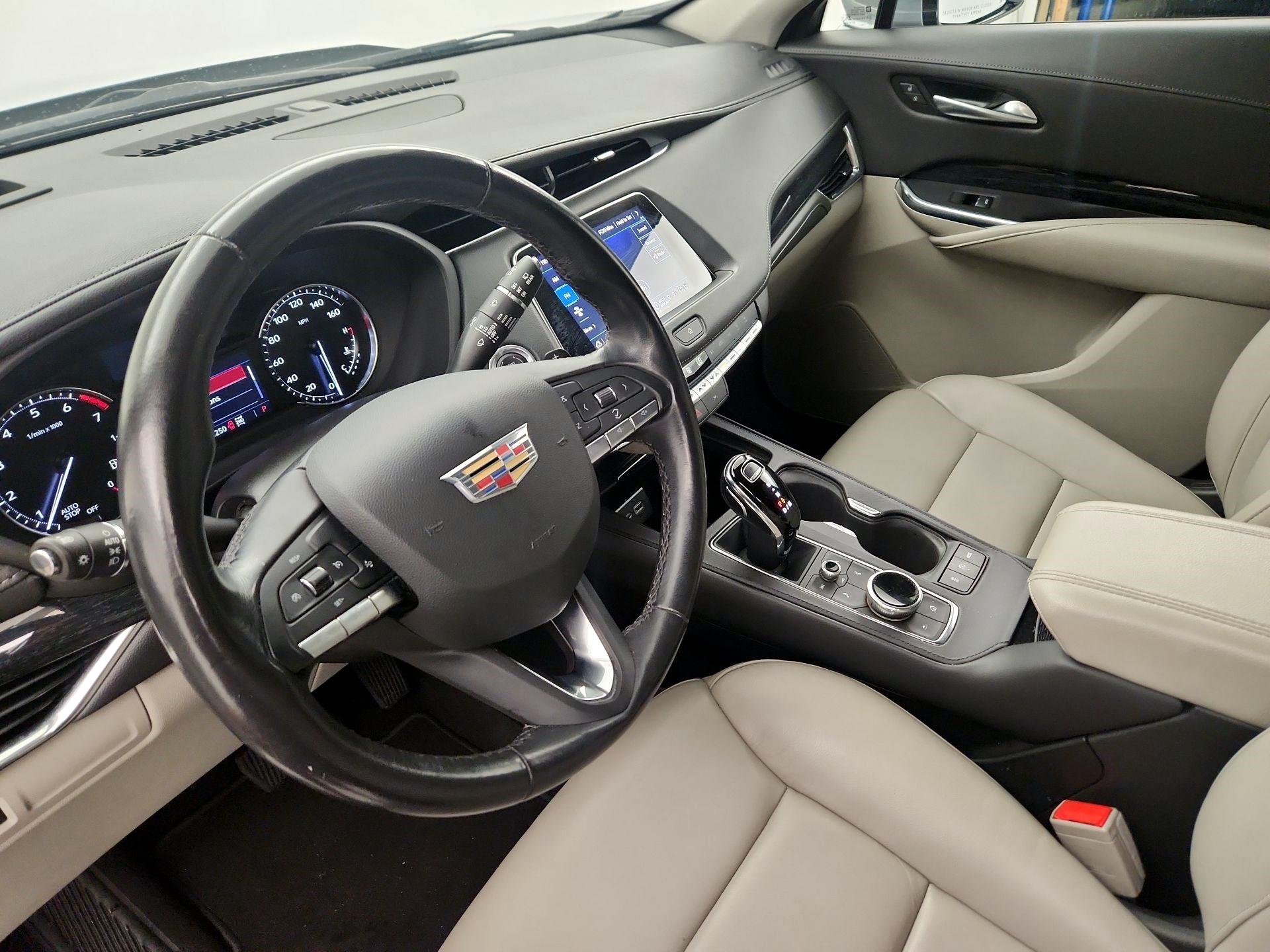 Thumbnail: 2023 Cadillac XT4 - 11