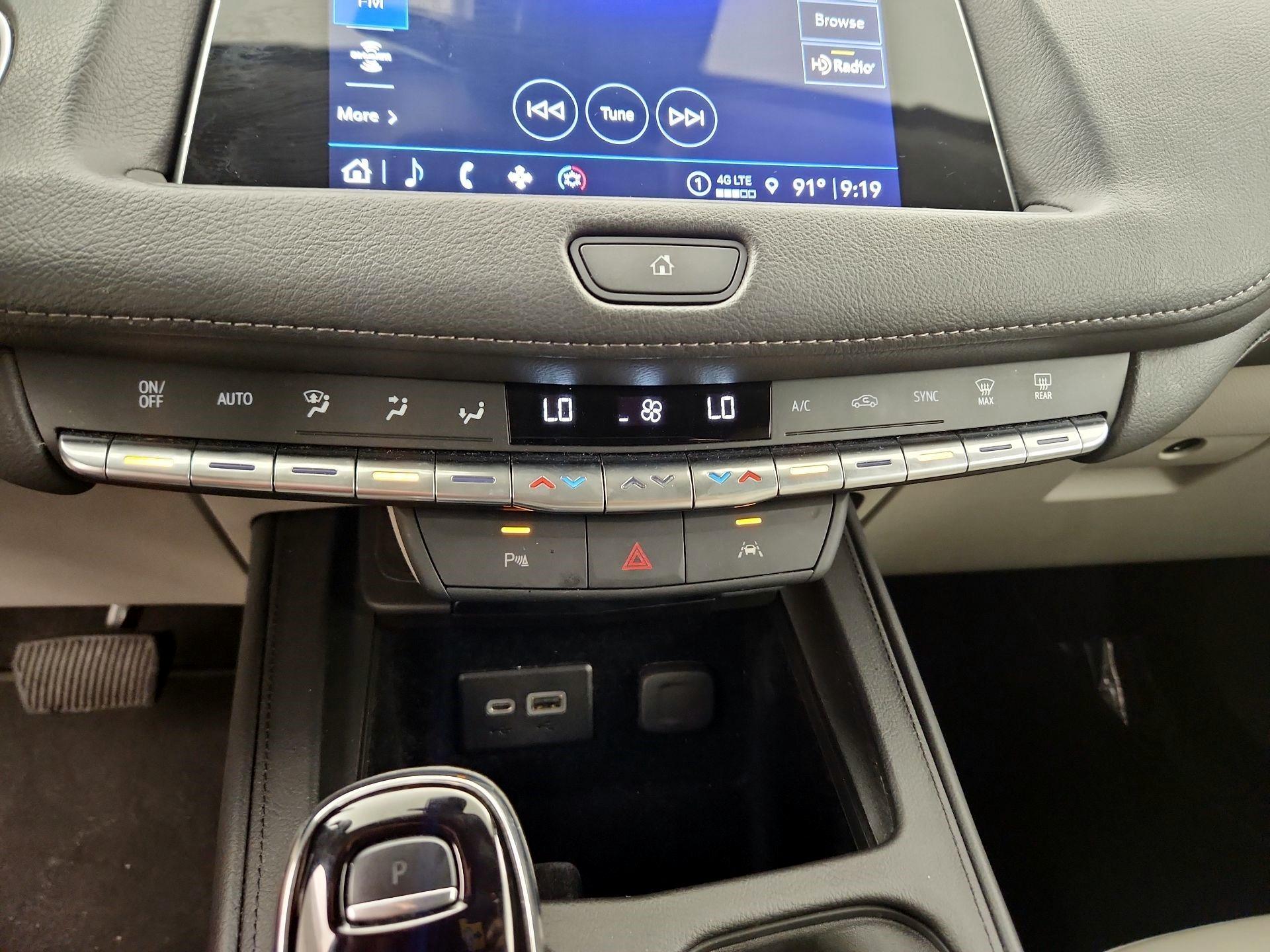 Thumbnail: 2023 Cadillac XT4 - 16