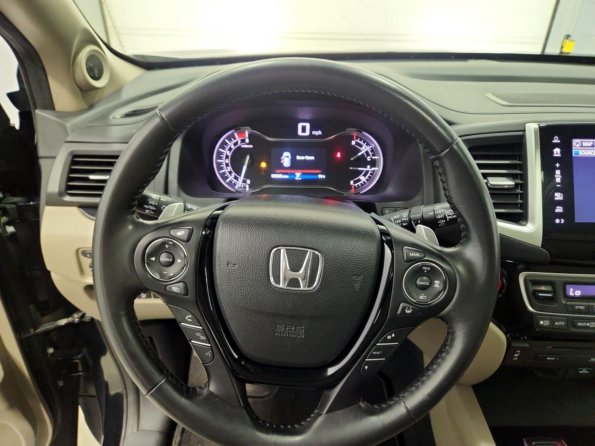 Thumbnail: 2017 Honda Pilot - 10