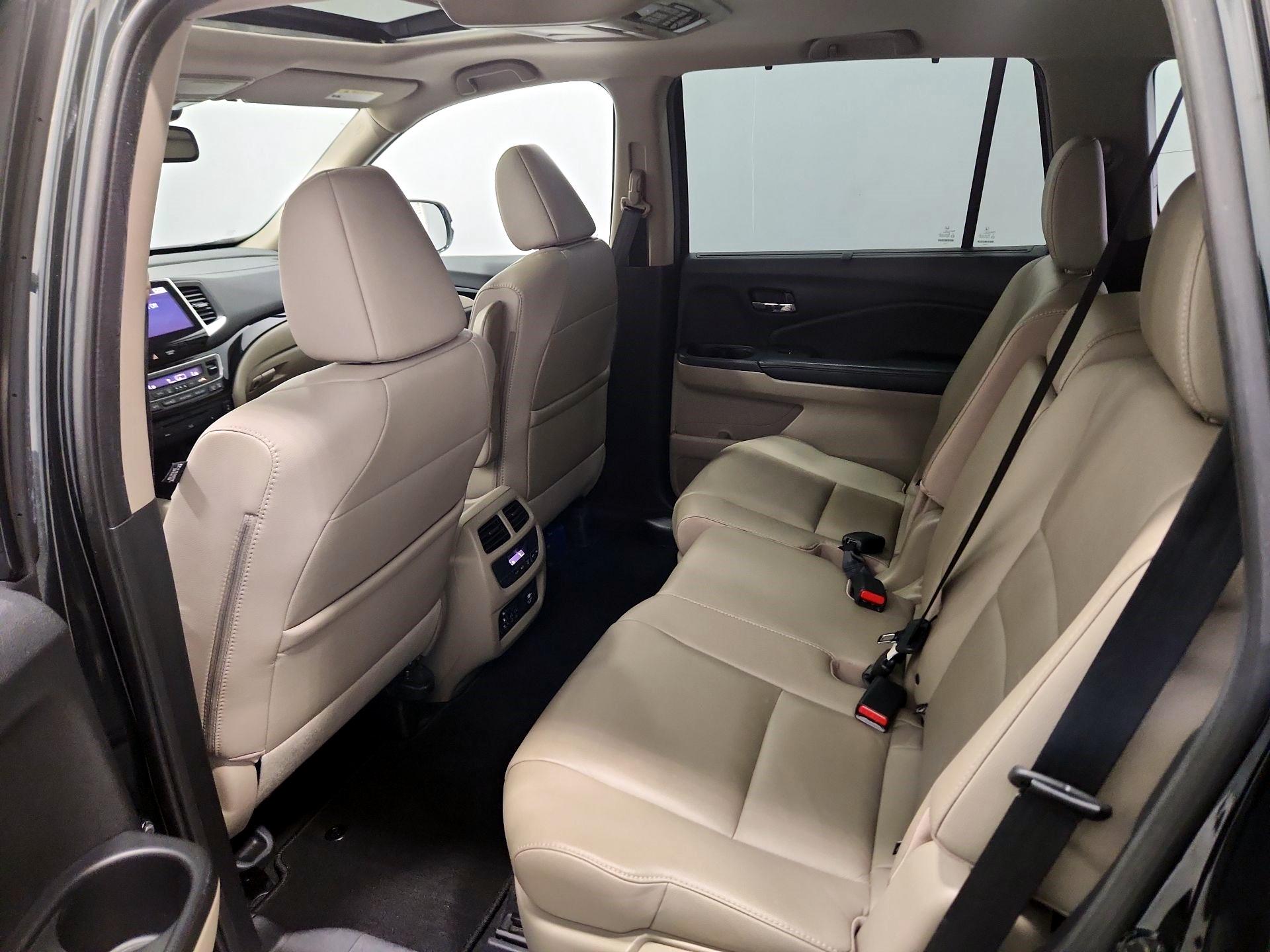 Thumbnail: 2017 Honda Pilot - 19