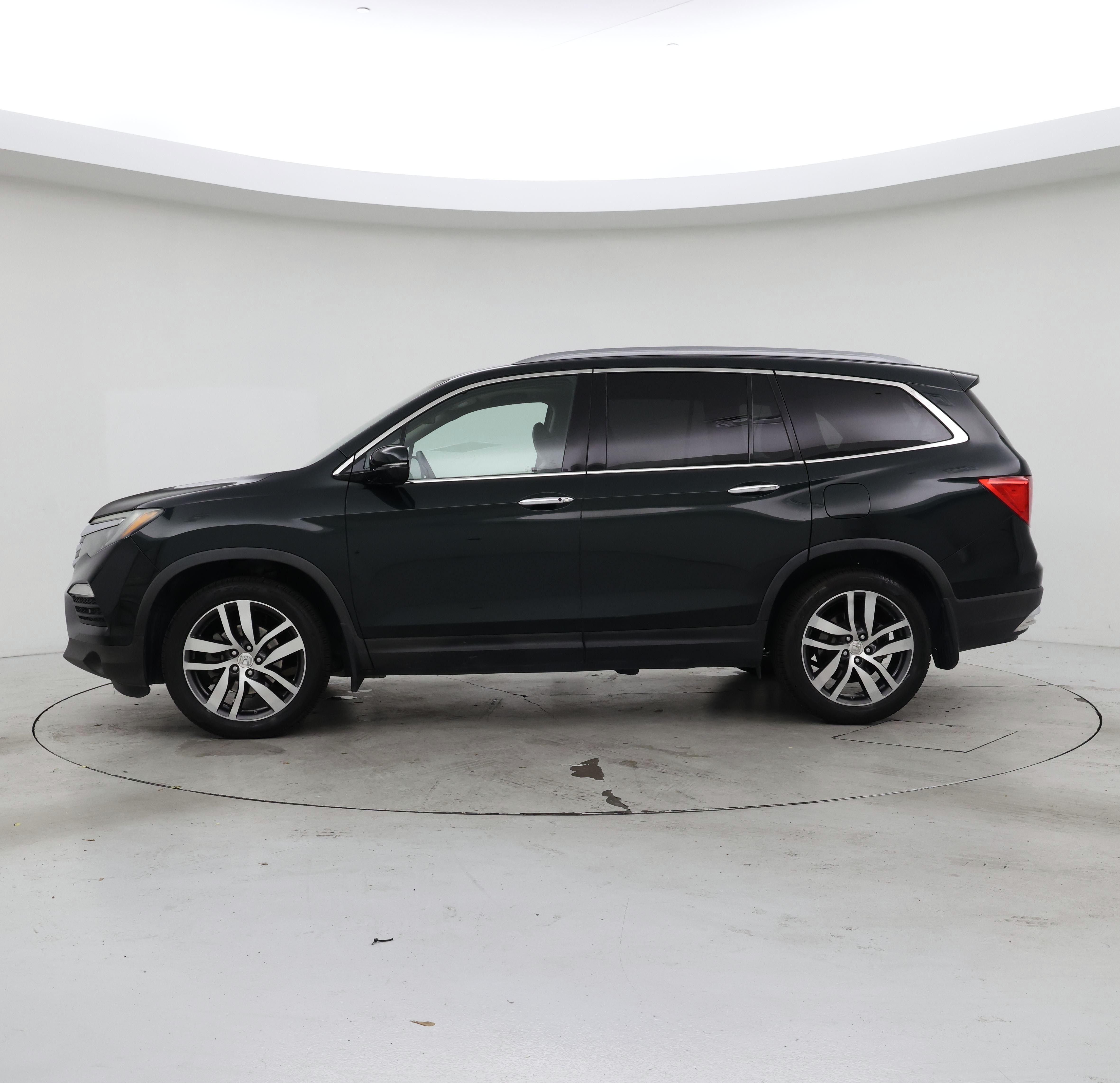 Thumbnail: 2017 Honda Pilot - 3