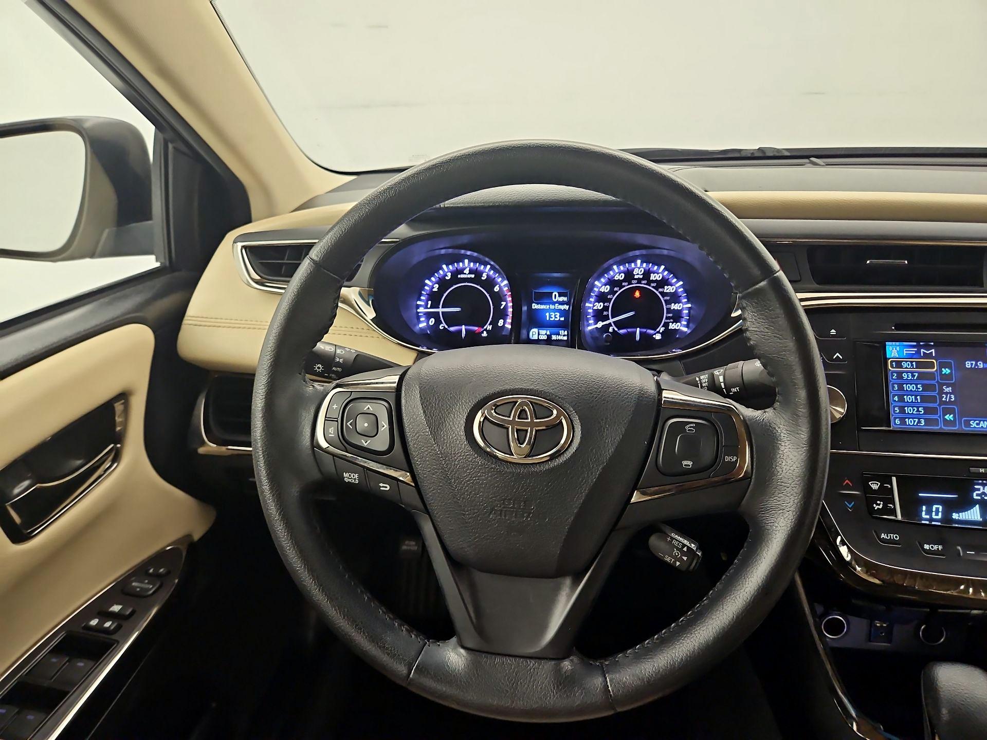 Thumbnail: 2013 Toyota Avalon - 10