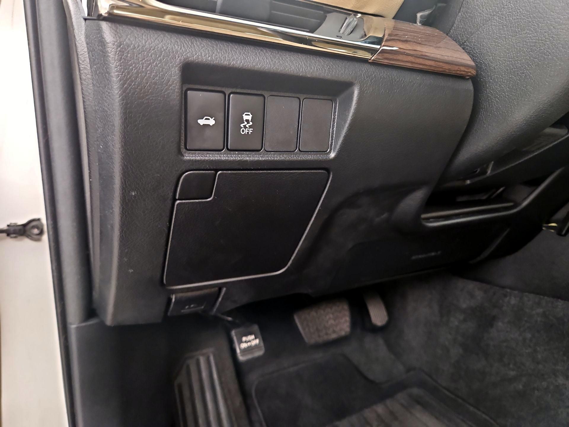 Thumbnail: 2013 Toyota Avalon - 13